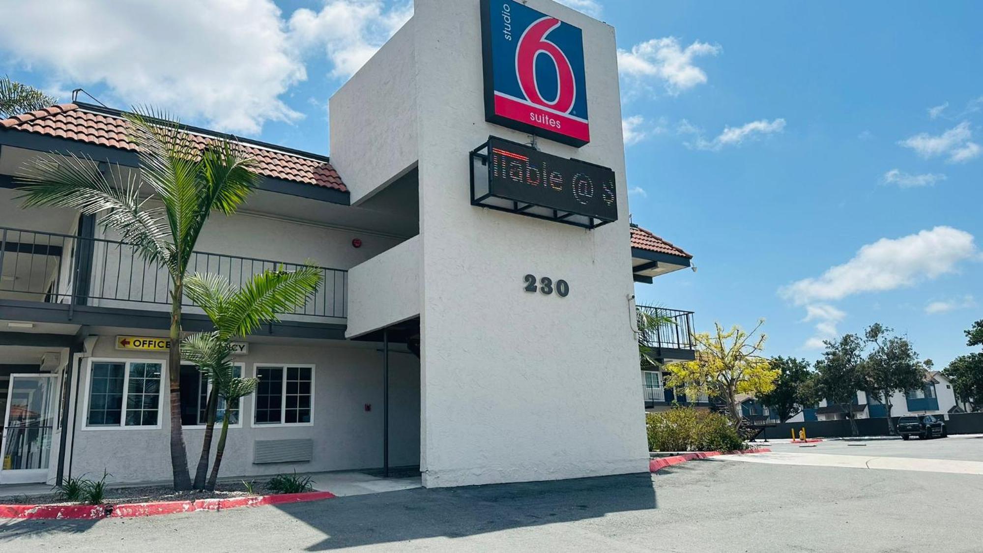 Hotel 6 San Ysidro Ca South Bay 3*