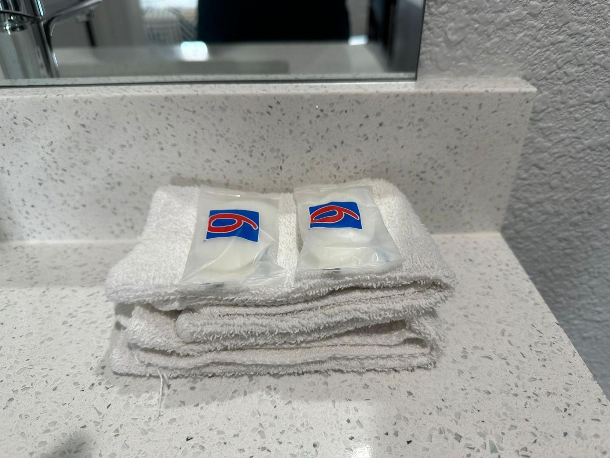 Hotel 6 San Ysidro Ca South Bay 3*