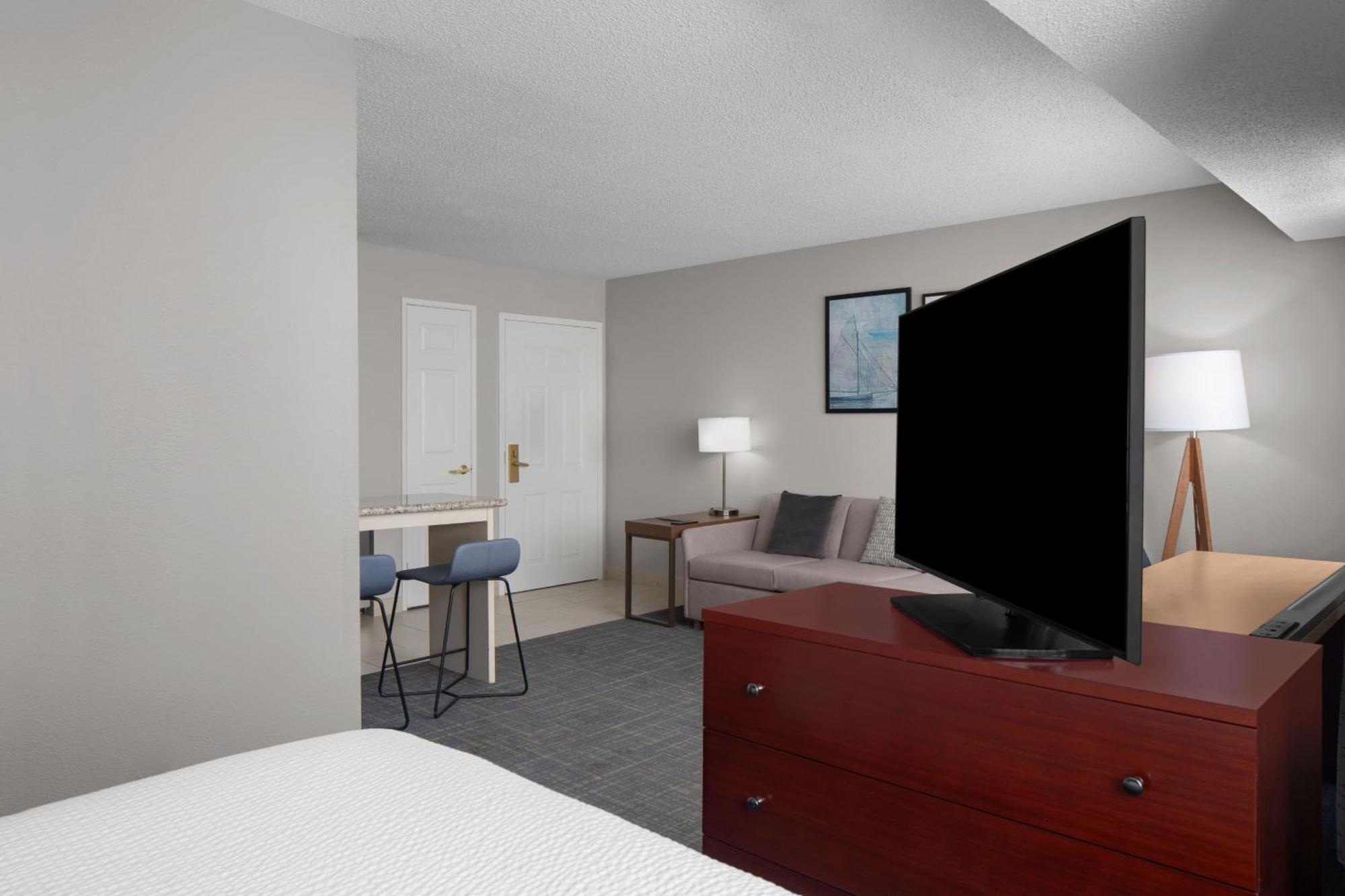 By Marriott Downtown Hotel