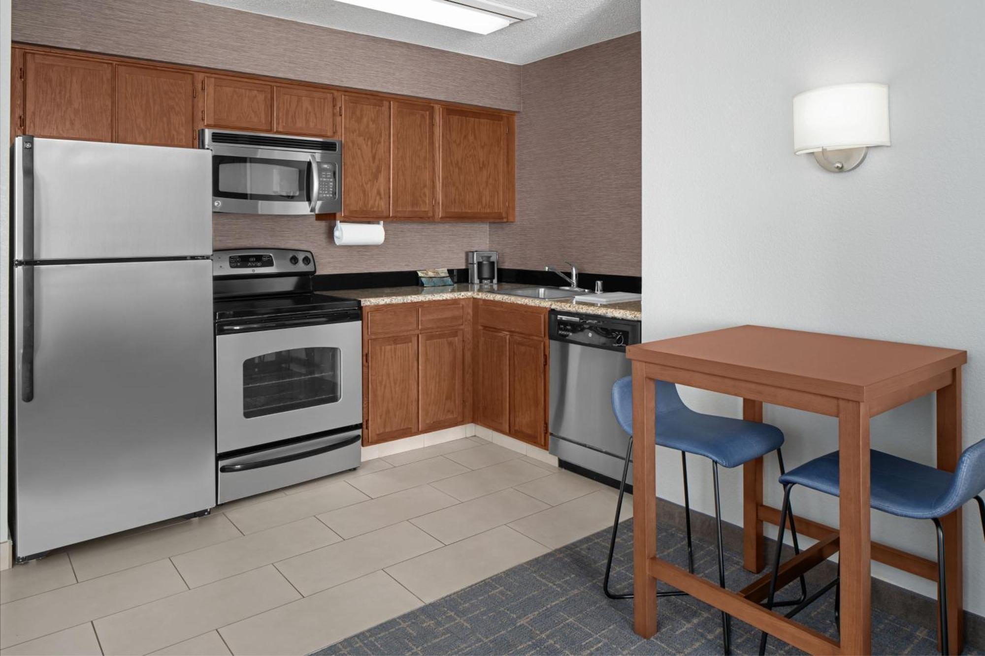 Hotel By Marriott Downtown 3*