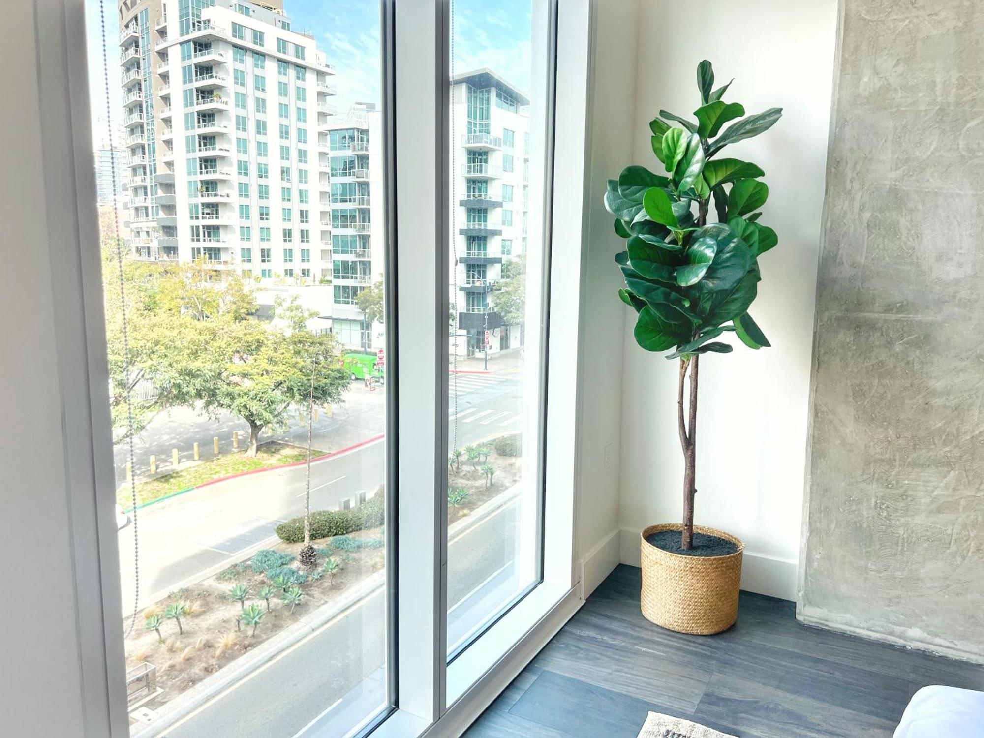 Stunning By Petco Park! Apartment *