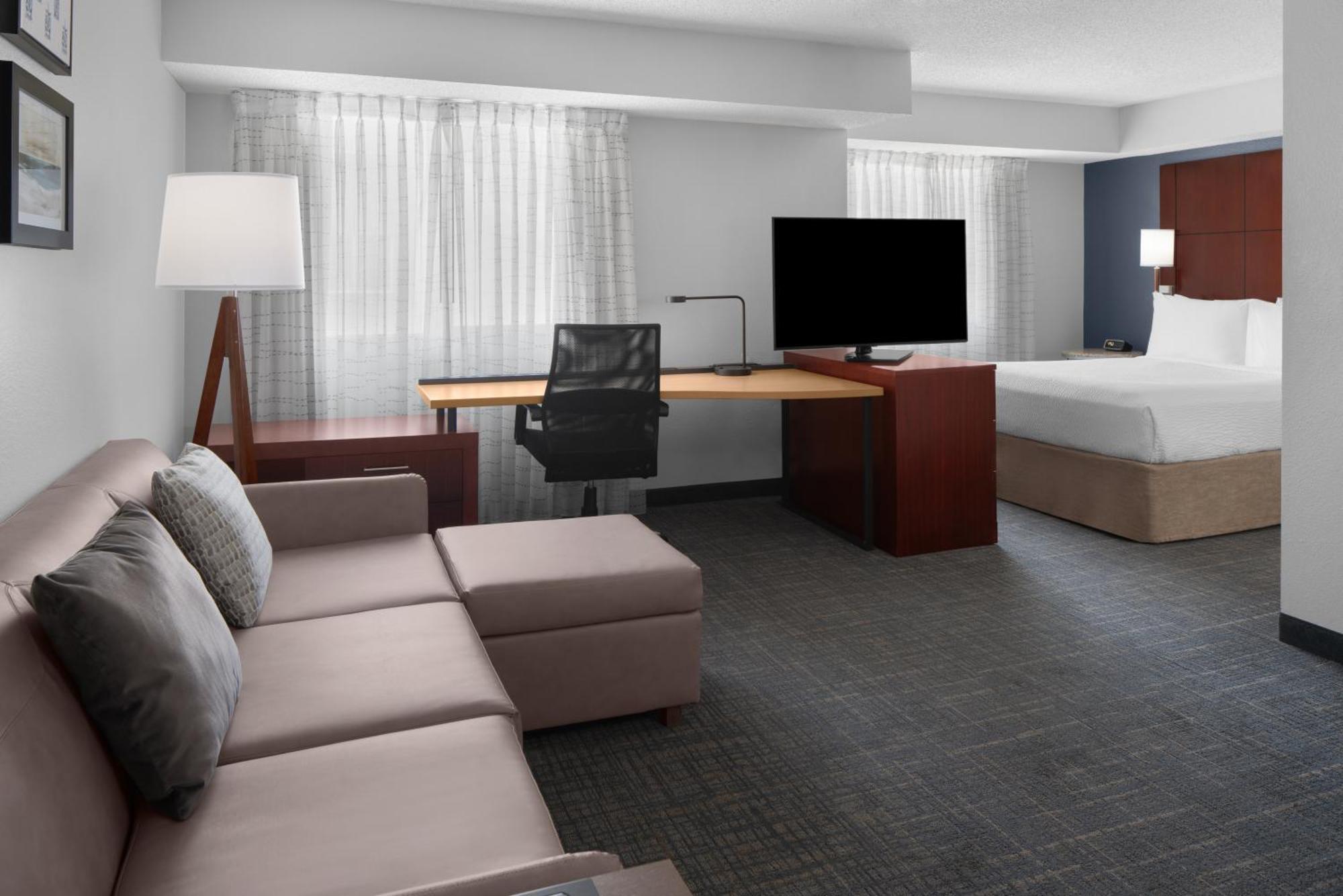 By Marriott Downtown Hotel