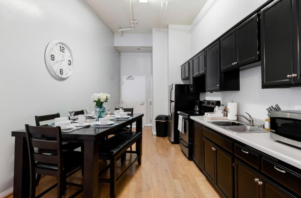 Gaslamp 2bdrm1ba - W Parking & 4 Beds #304 Hotel *