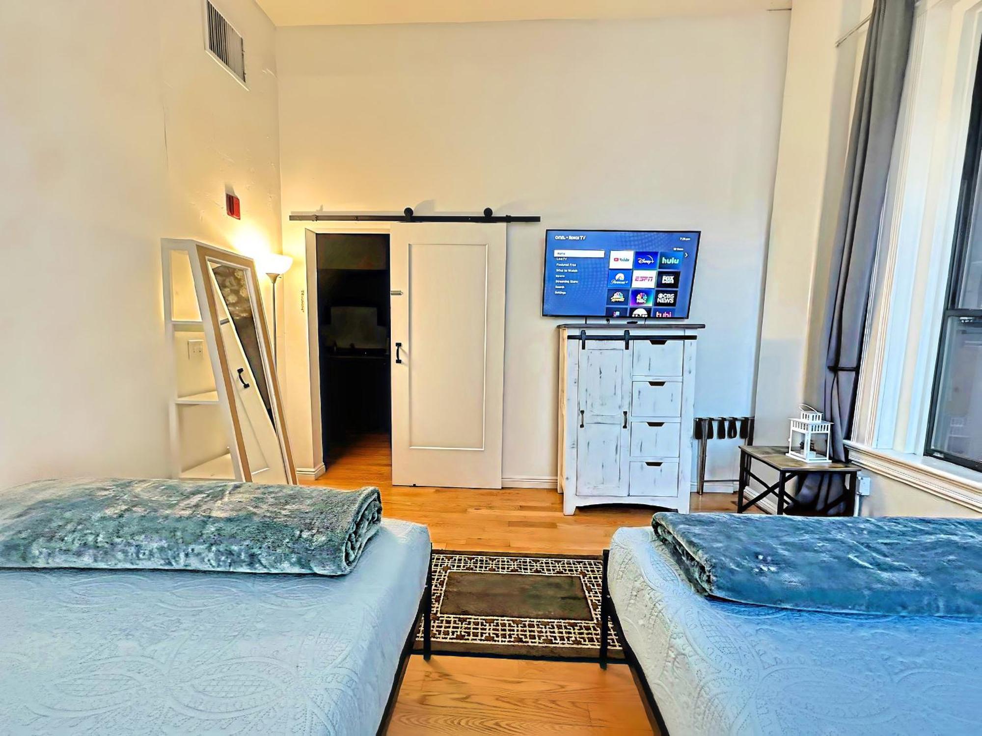 Hotel Gaslamp 2bdrm1ba - W Parking & 4 Beds #304 *