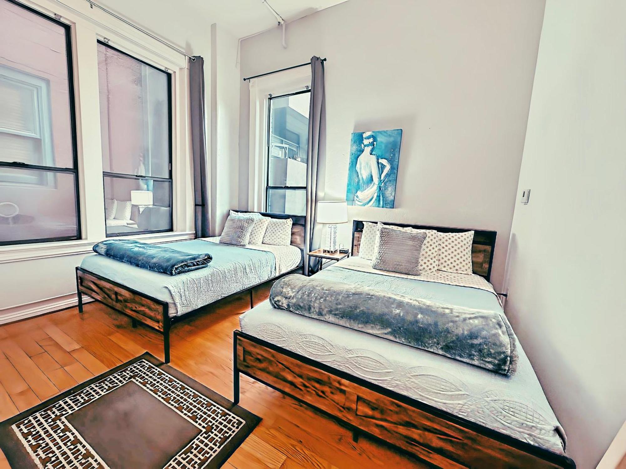 Gaslamp 2bdrm1ba - W Parking & 4 Beds #304 San Diego