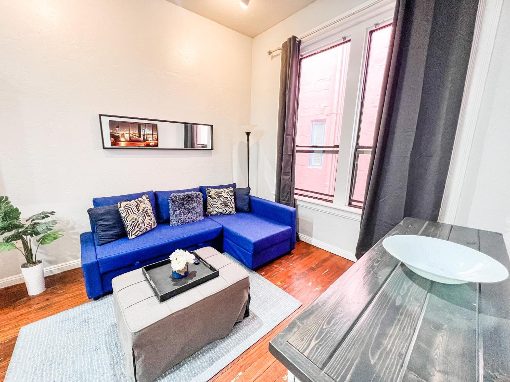 Gaslamp 2bdrm1ba - W Parking & 4 Beds #304 Hotel