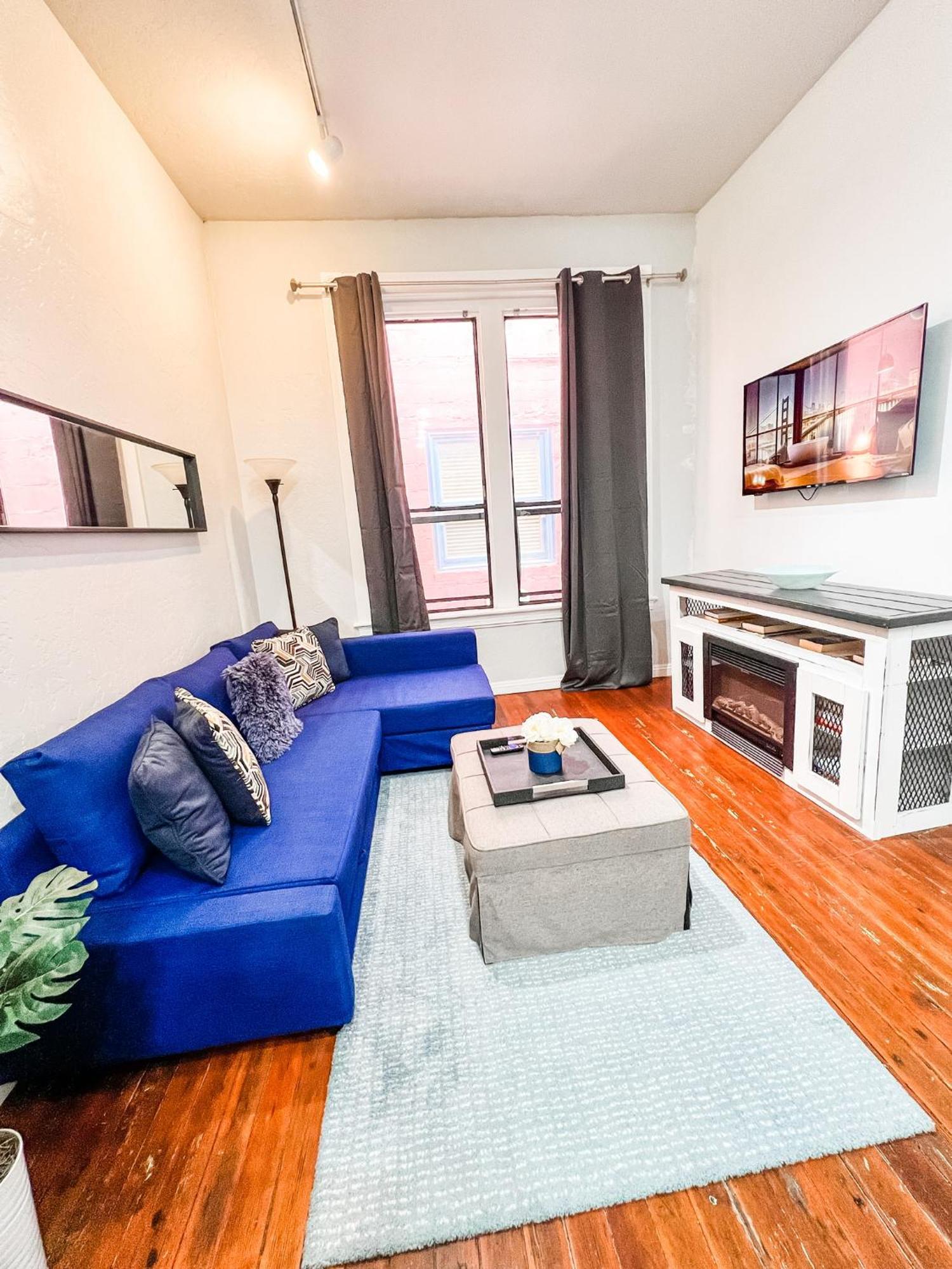 Hotel Gaslamp 2bdrm1ba - W Parking & 4 Beds #304