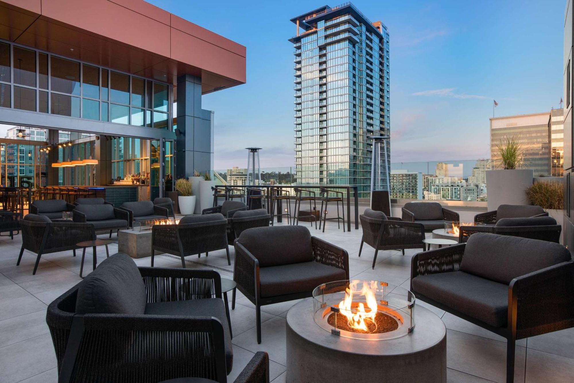 Carte Downtown, Curio Collection By Hilton San Diego