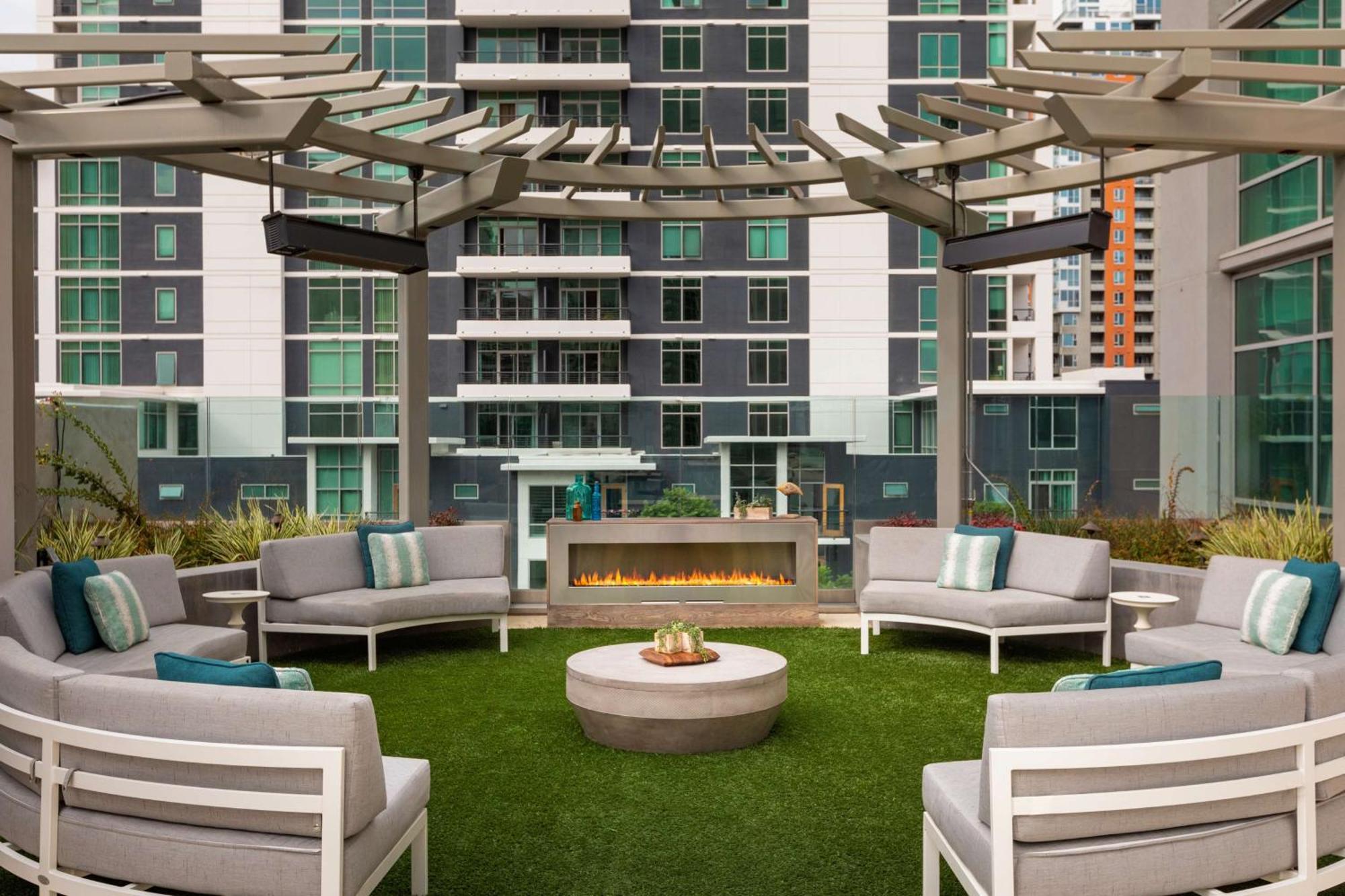 Carte Downtown, Curio Collection By Hilton