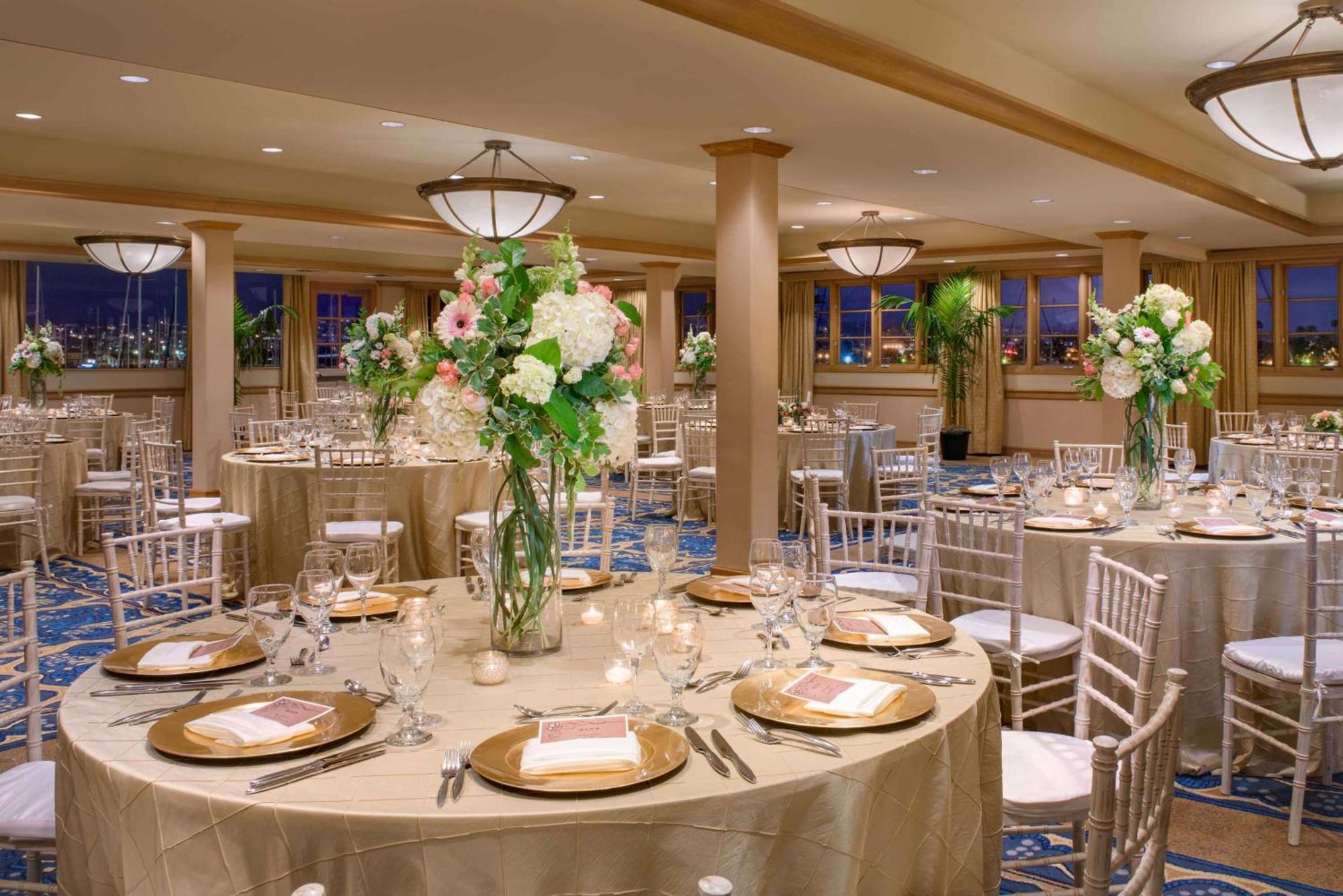 Hilton Airport/harbor Island 3*