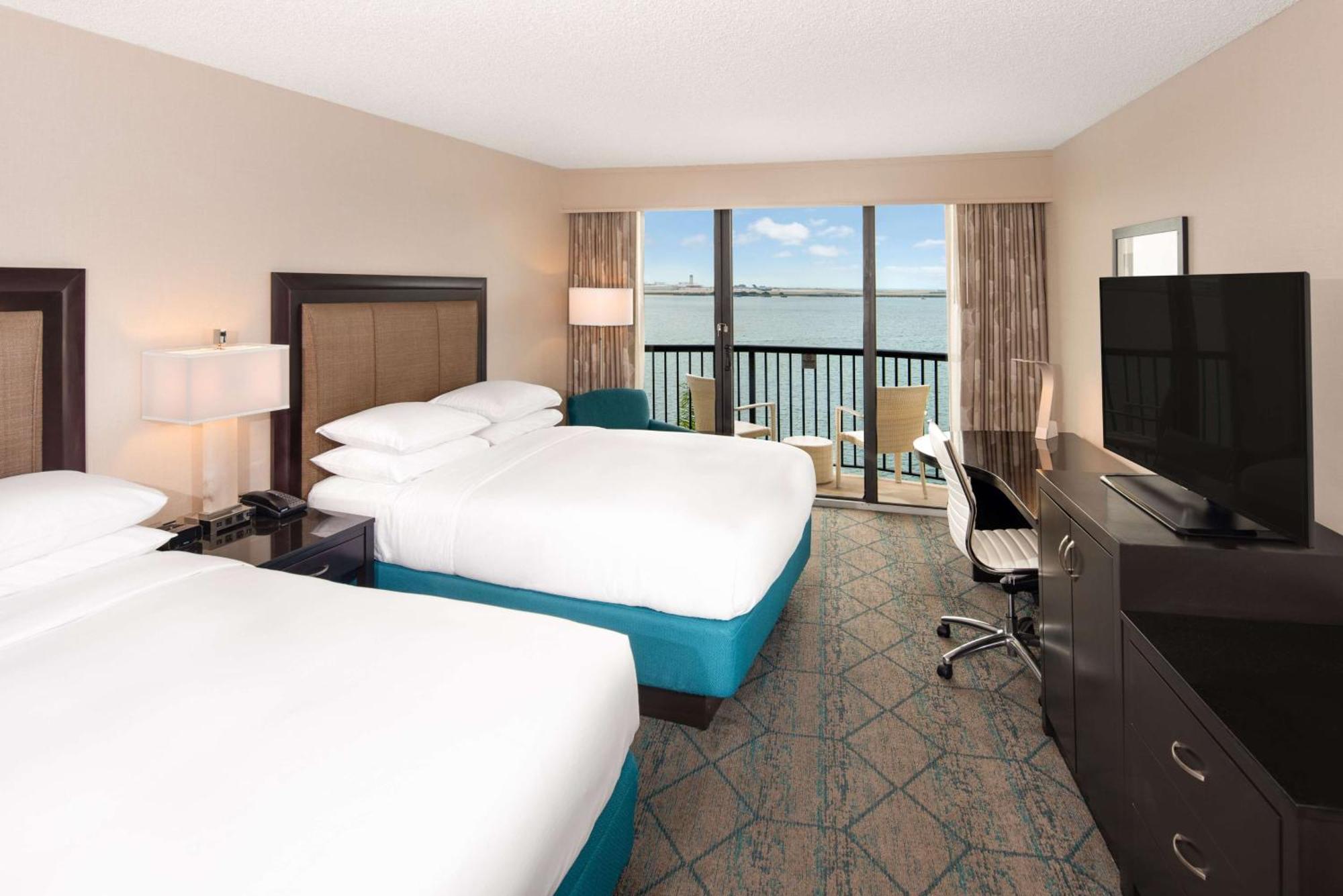 Hilton Airport/harbor Island Hotel 3*