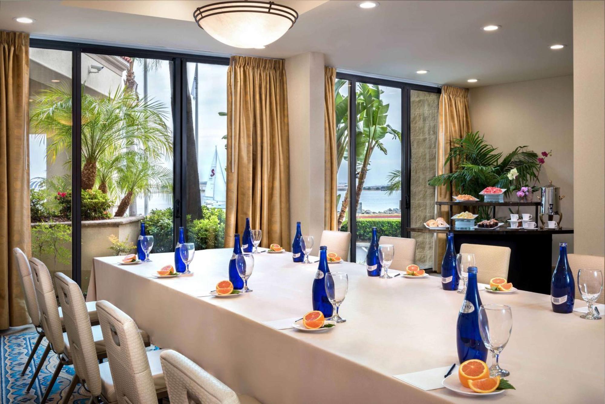 Hilton Airport/harbor Island