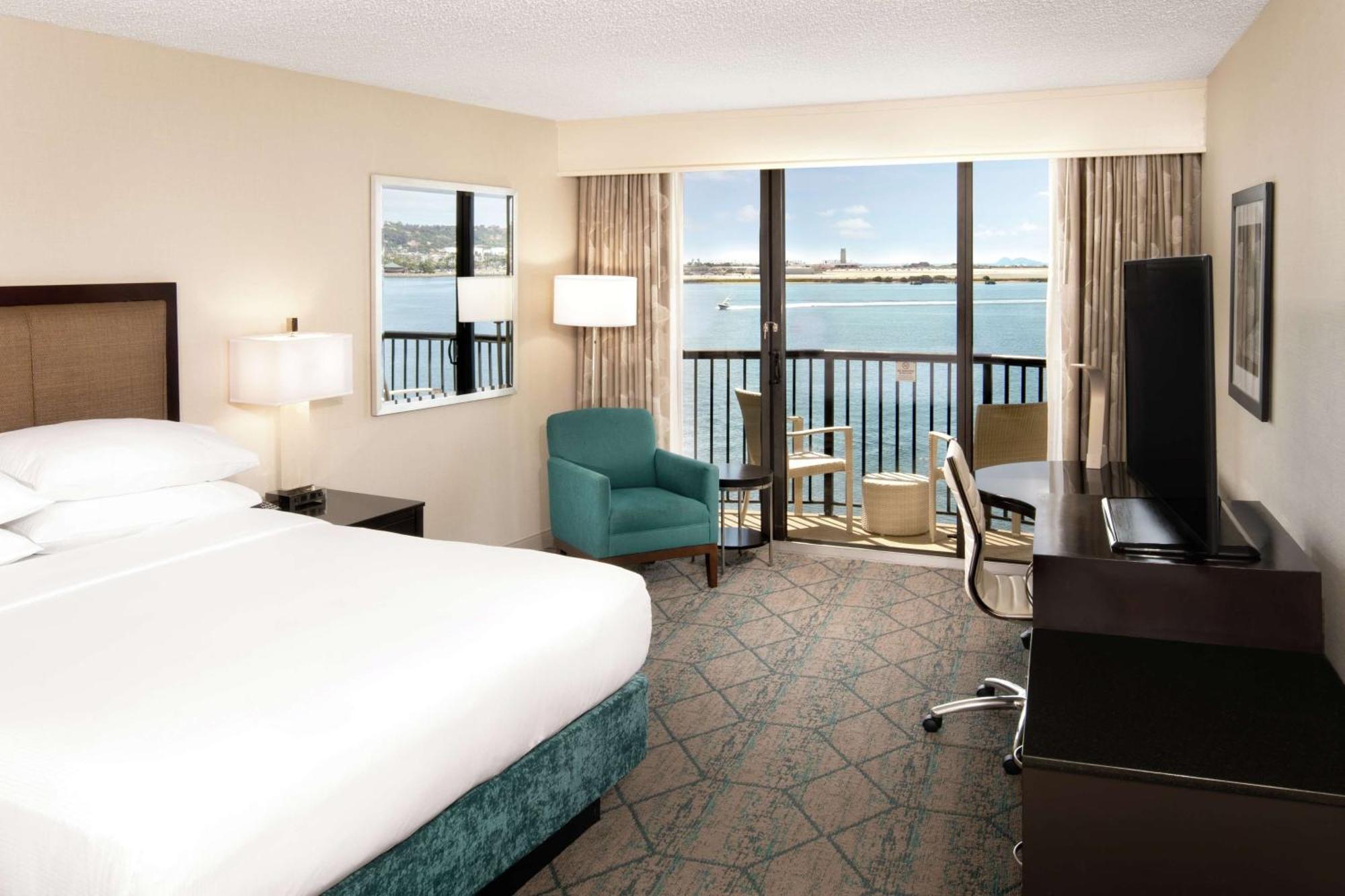 Hilton Airport/harbor Island Hotel