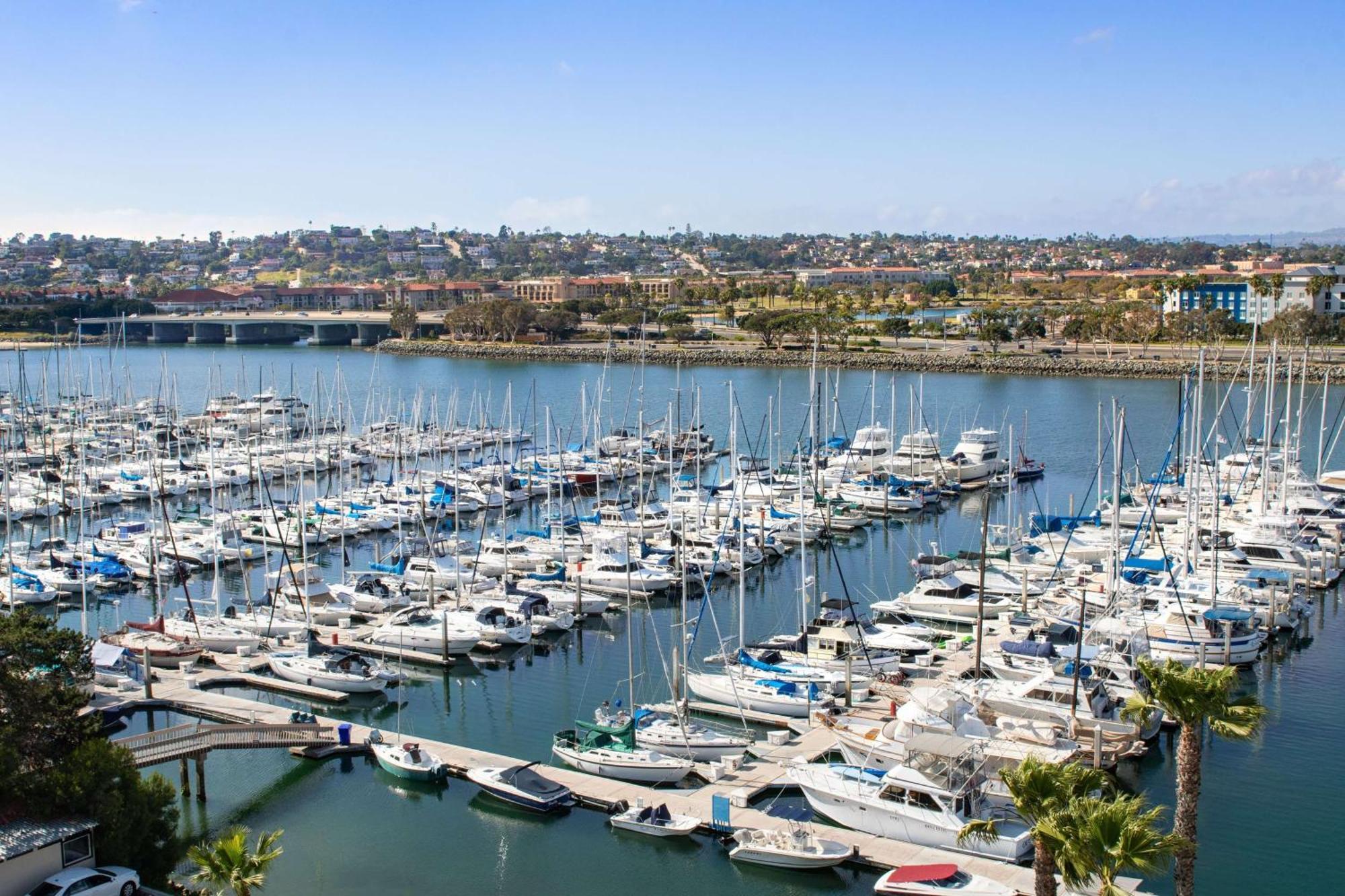 Hilton Airport/harbor Island Hotel 3*