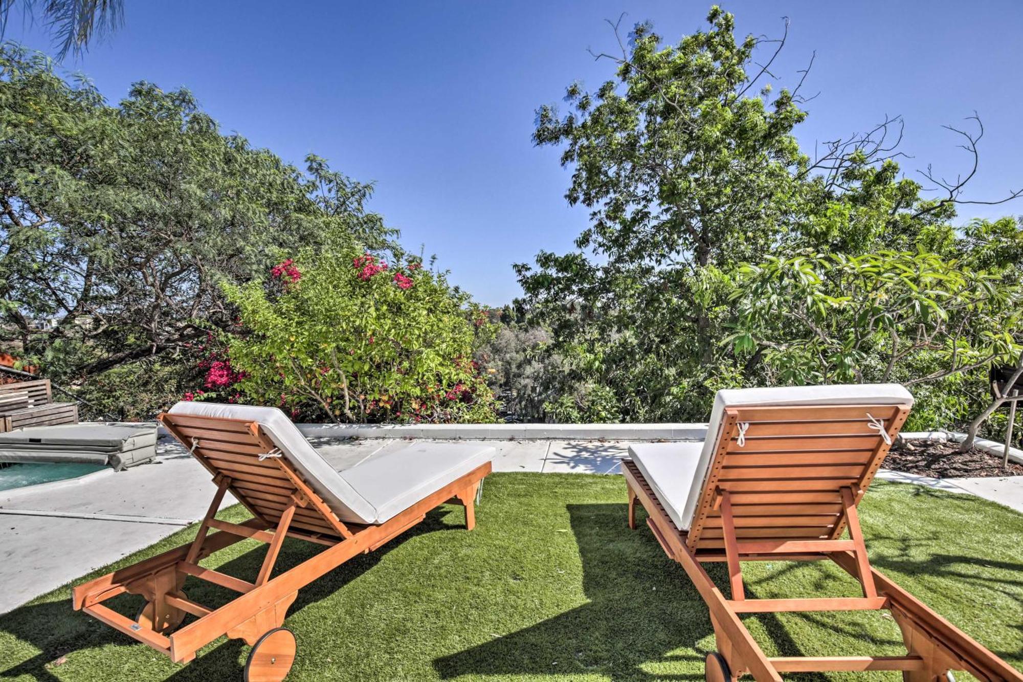 Gem With Private Hot Tub, Close To Dtwn! Holiday home *