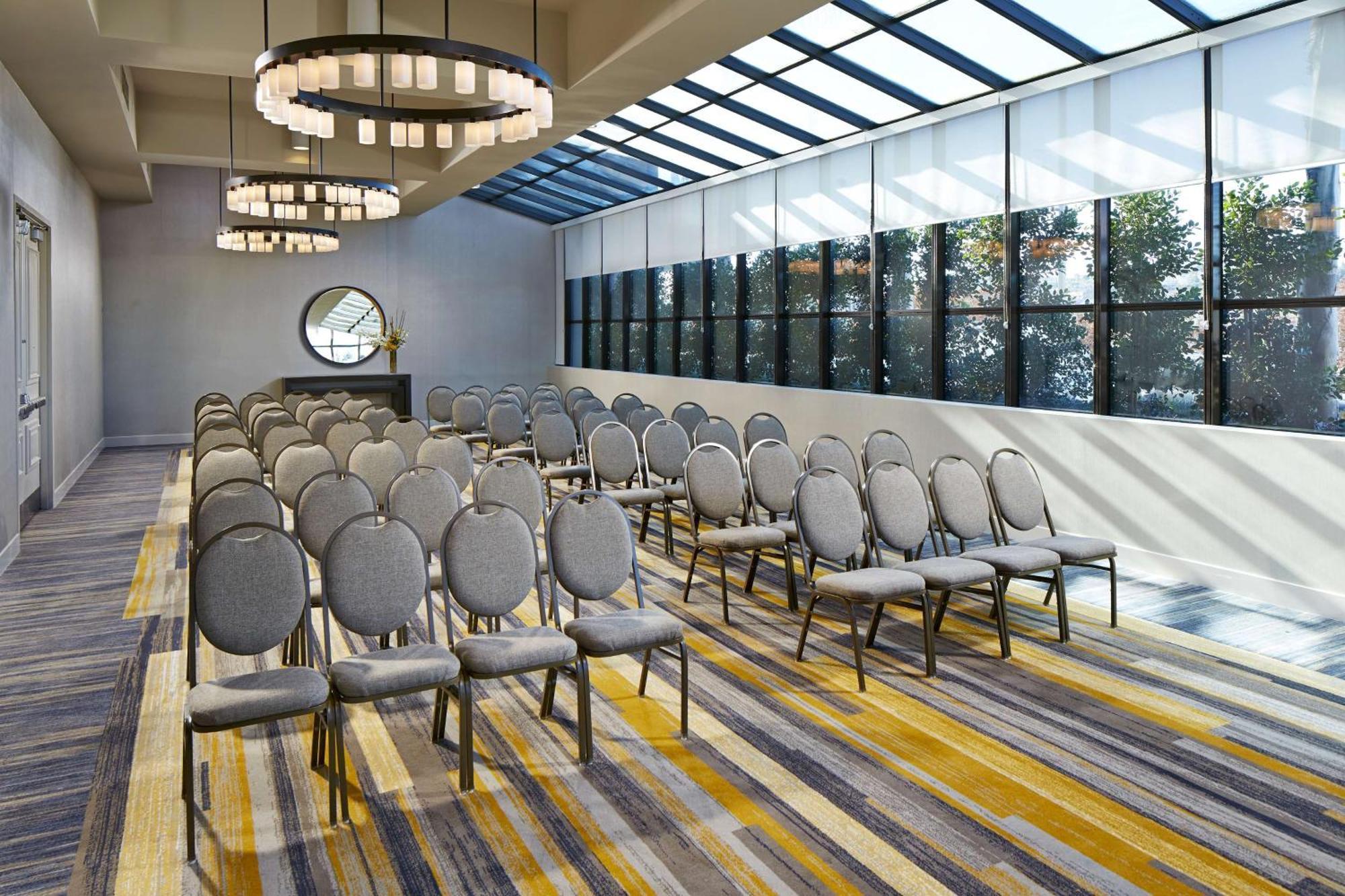 Hilton Mission Valley 4*