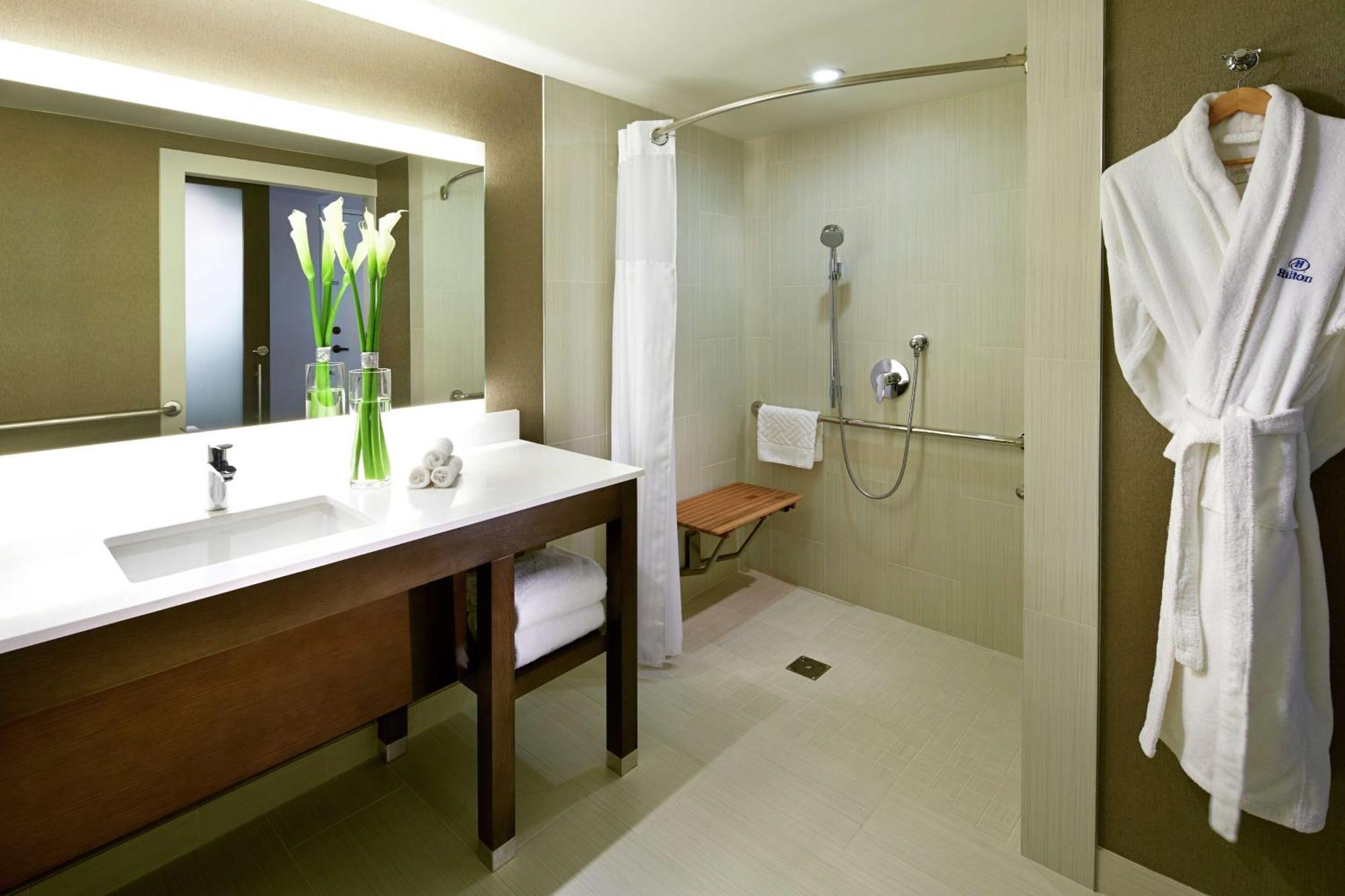Hotel Hilton Mission Valley 4*