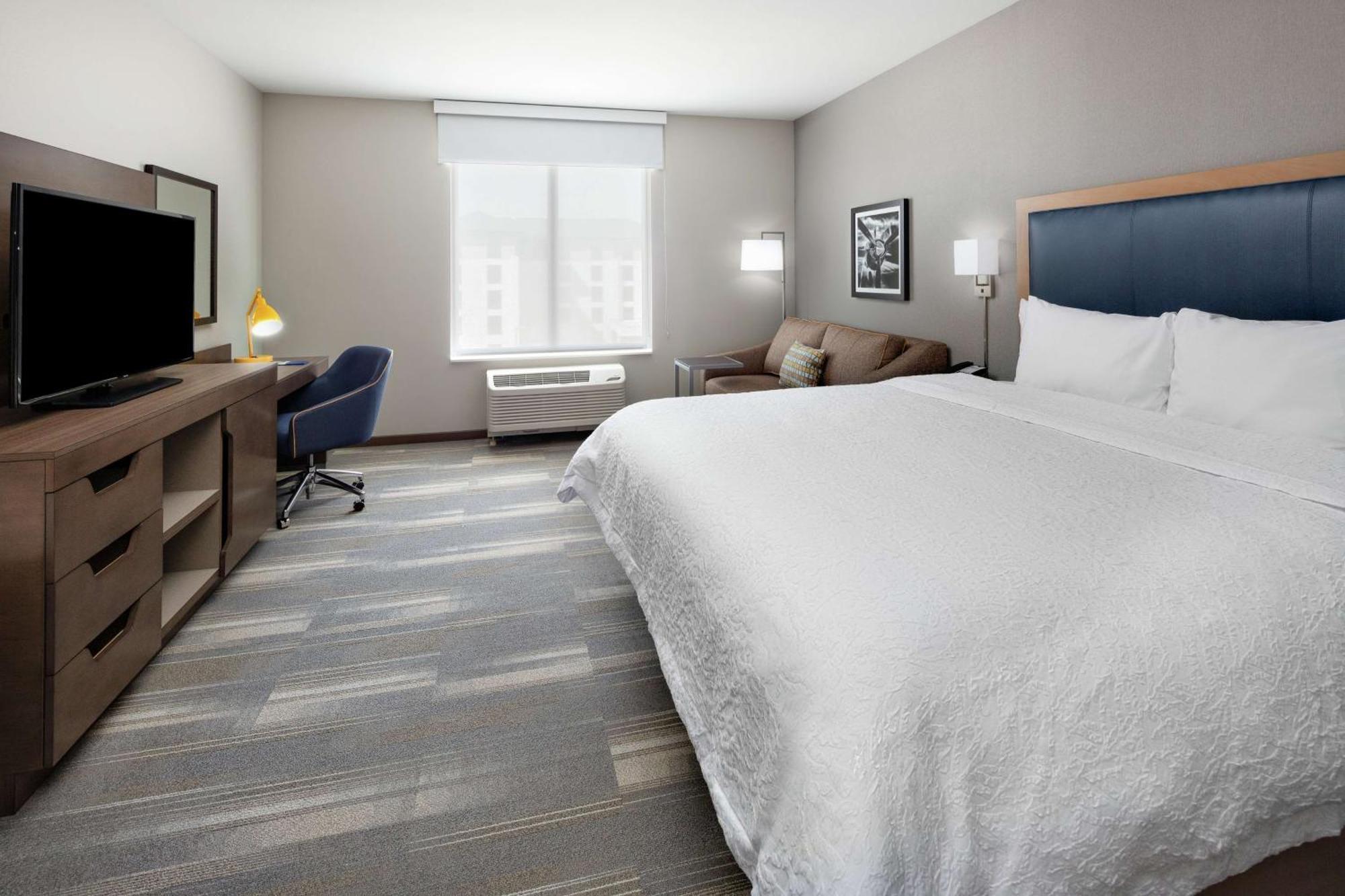 Hampton & Airport Liberty Station 3*