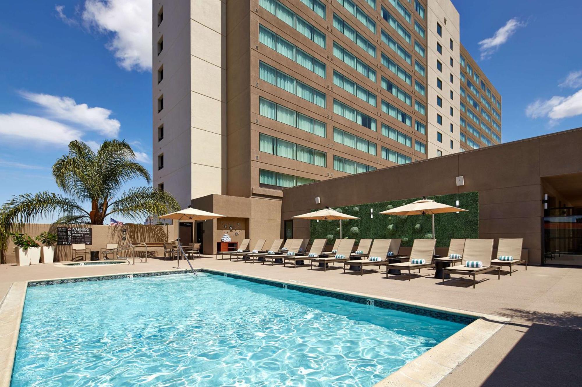 Hilton Mission Valley 4*