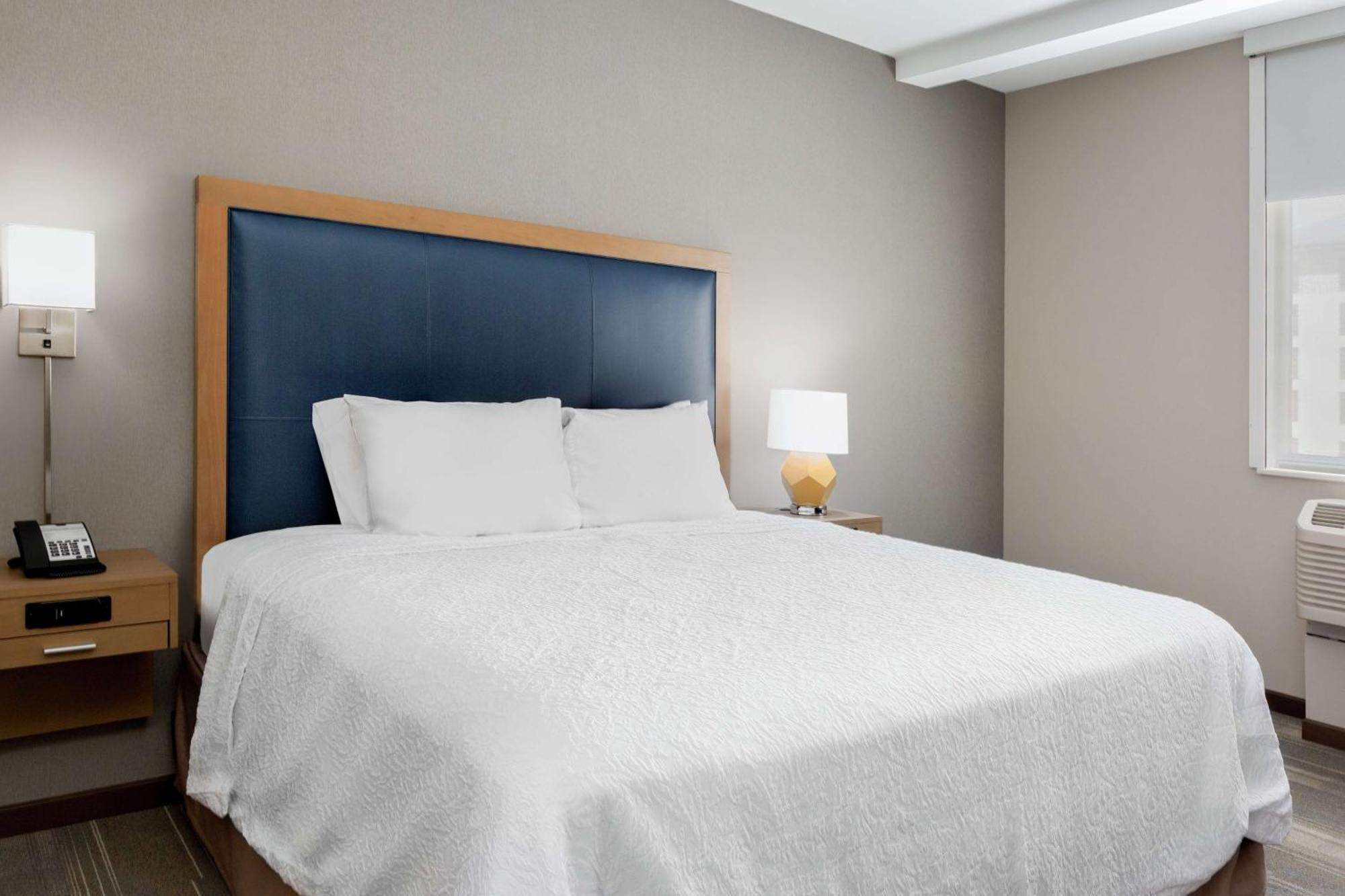 Hotel Hampton & Airport Liberty Station