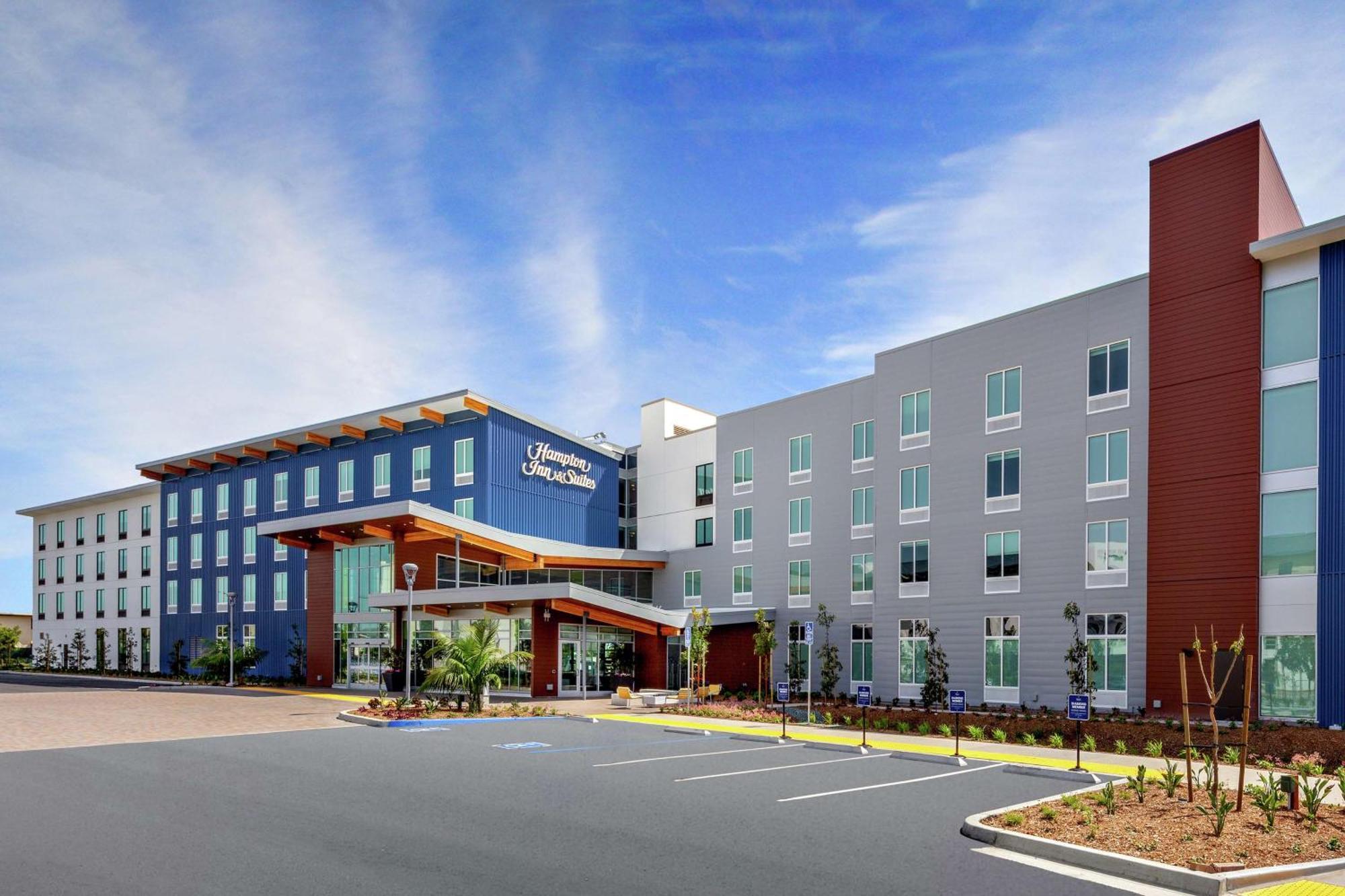 Hotel Hampton & Airport Liberty Station
