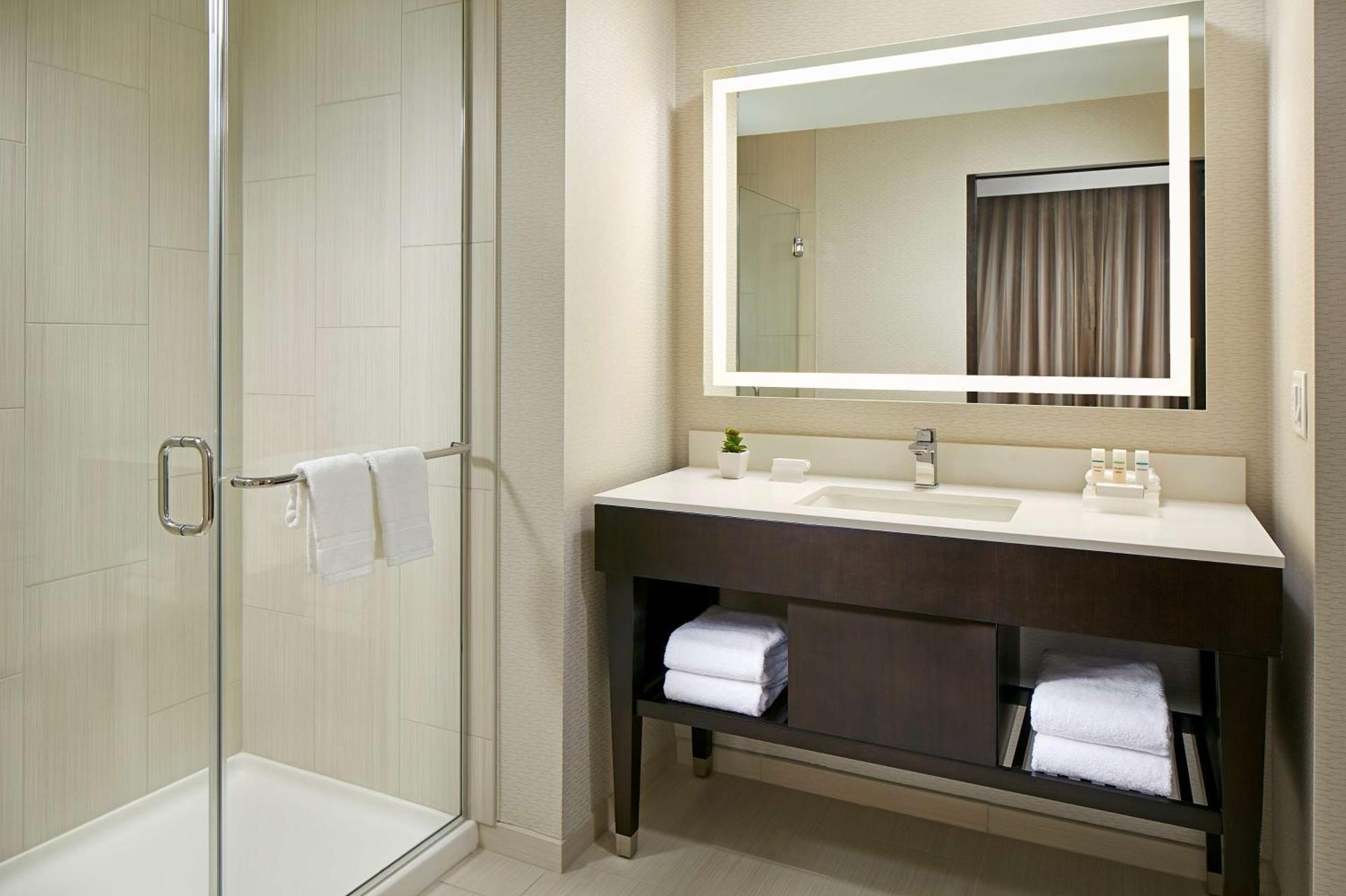 Hotel Homewood By Hilton Downtown/bayside