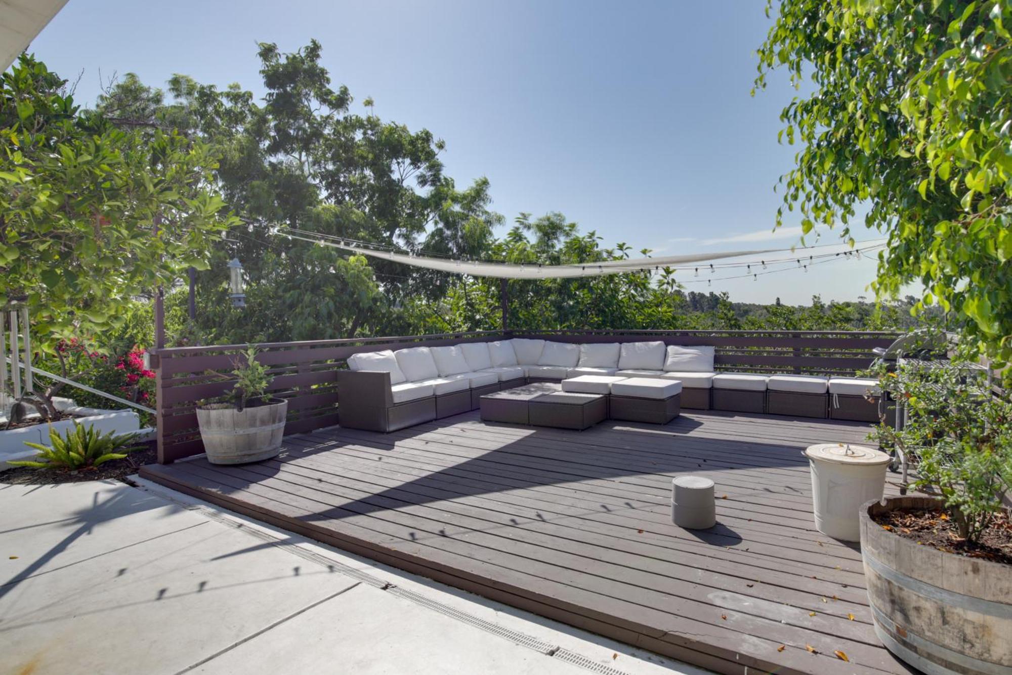 Holiday home Gem With Private Hot Tub, Close To Dtwn! *