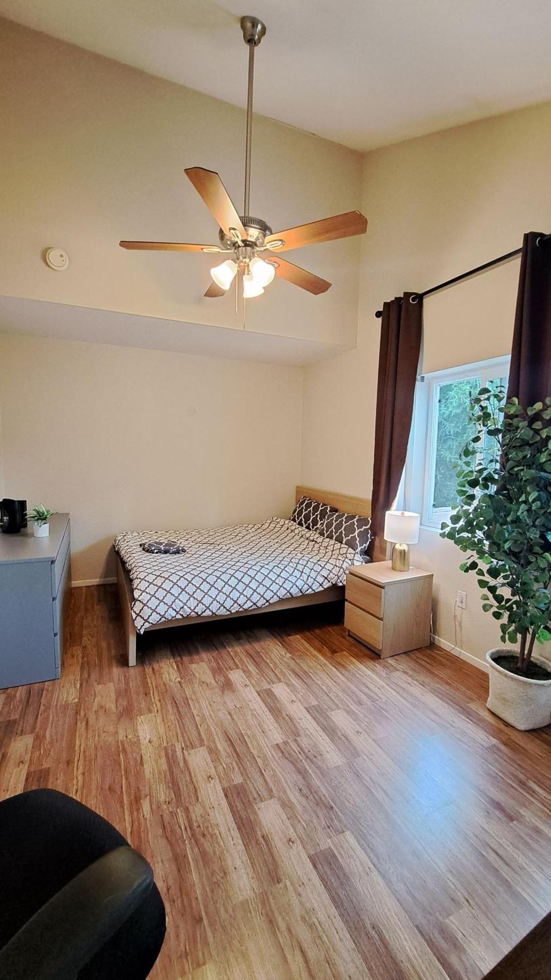 Corner 2-story One Bedroom La Jolla