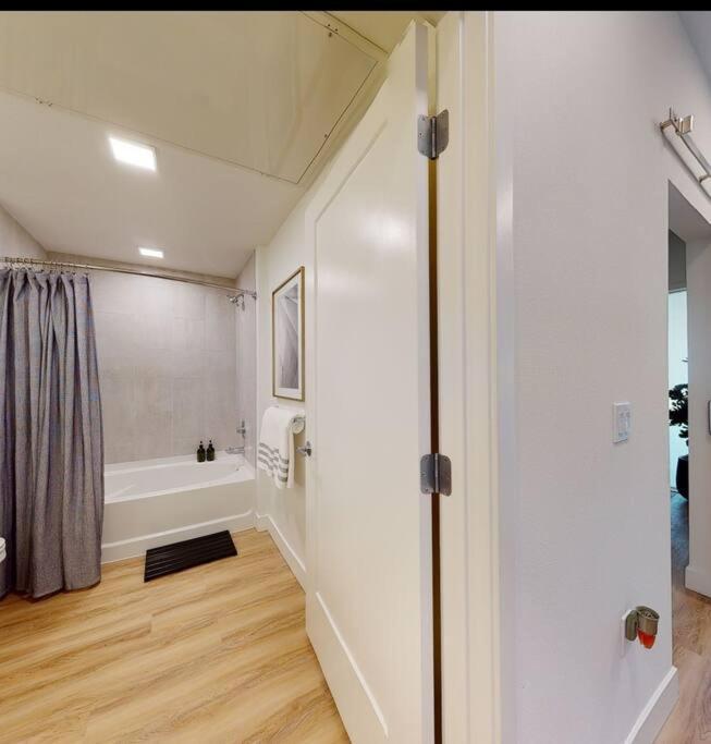 Apartment Lux With Rooftop Pool By Petco Park And Convention Center 41 *