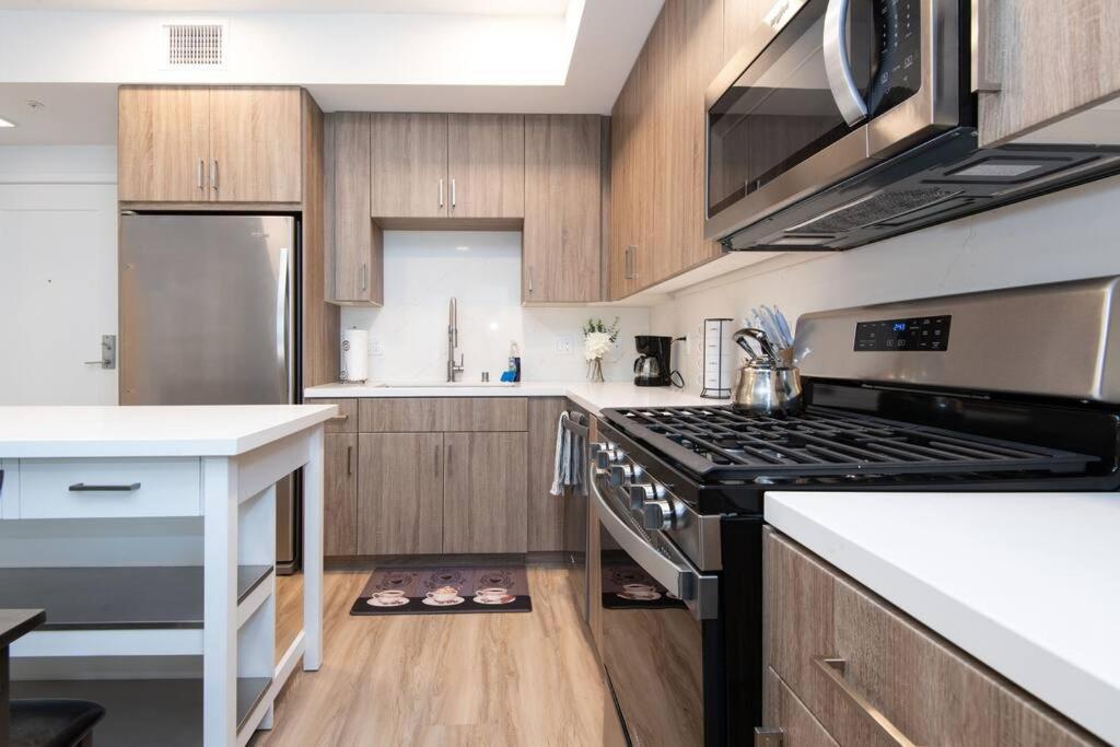 Lux With Rooftop Pool By Petco Park And Convention Center 41 San Diego