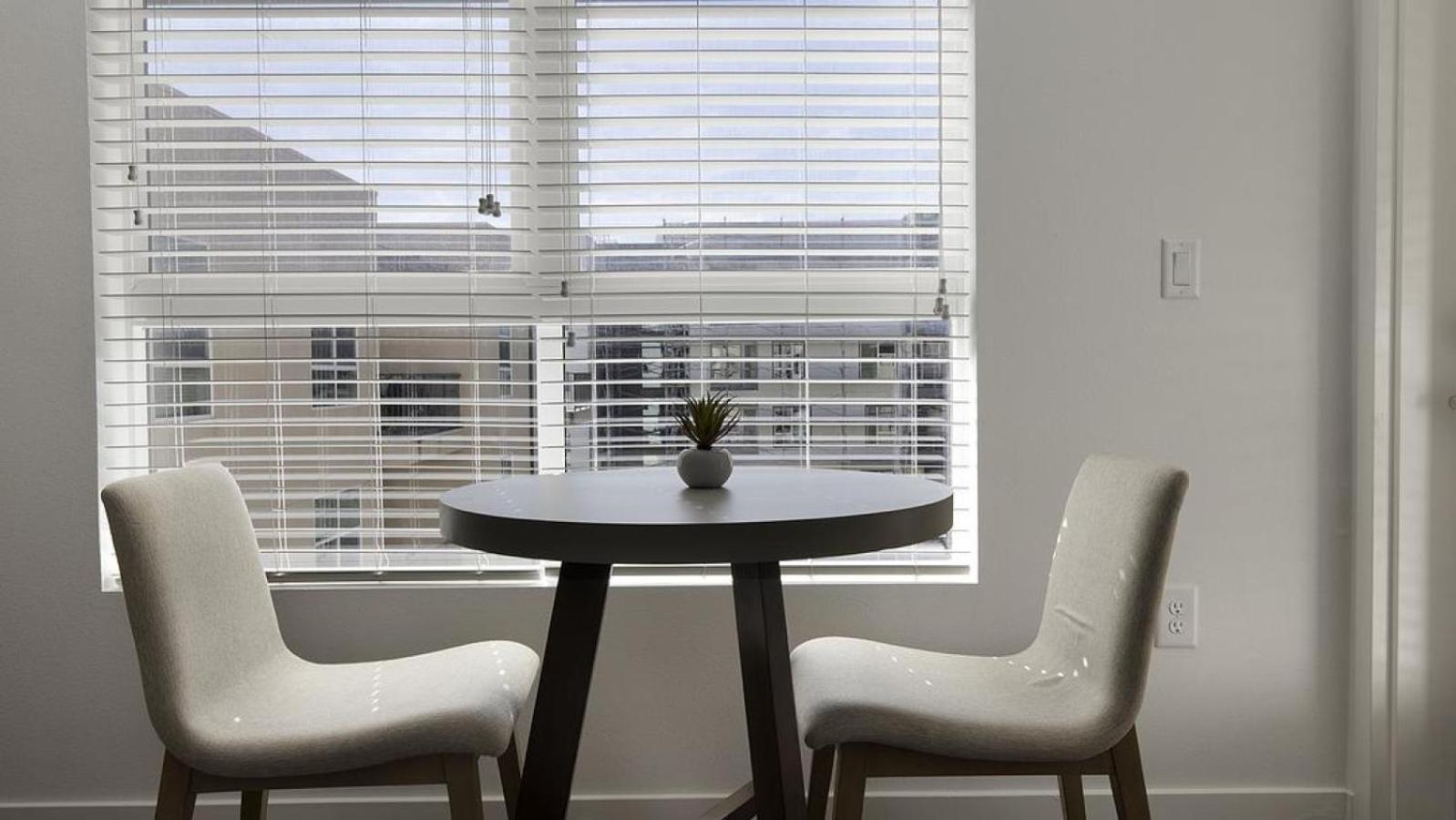 Landing Modern With Amazing Amenities Apartment *
