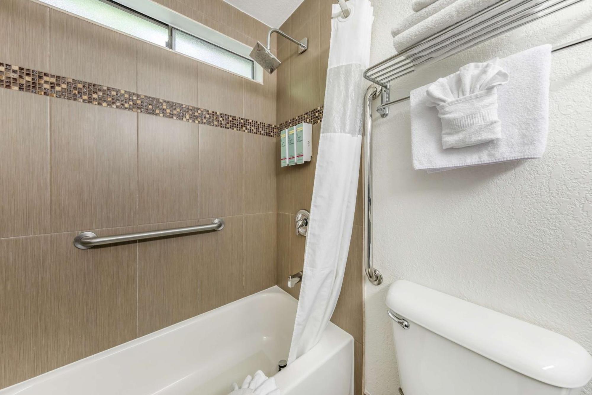 Western Americana Hotel 3*