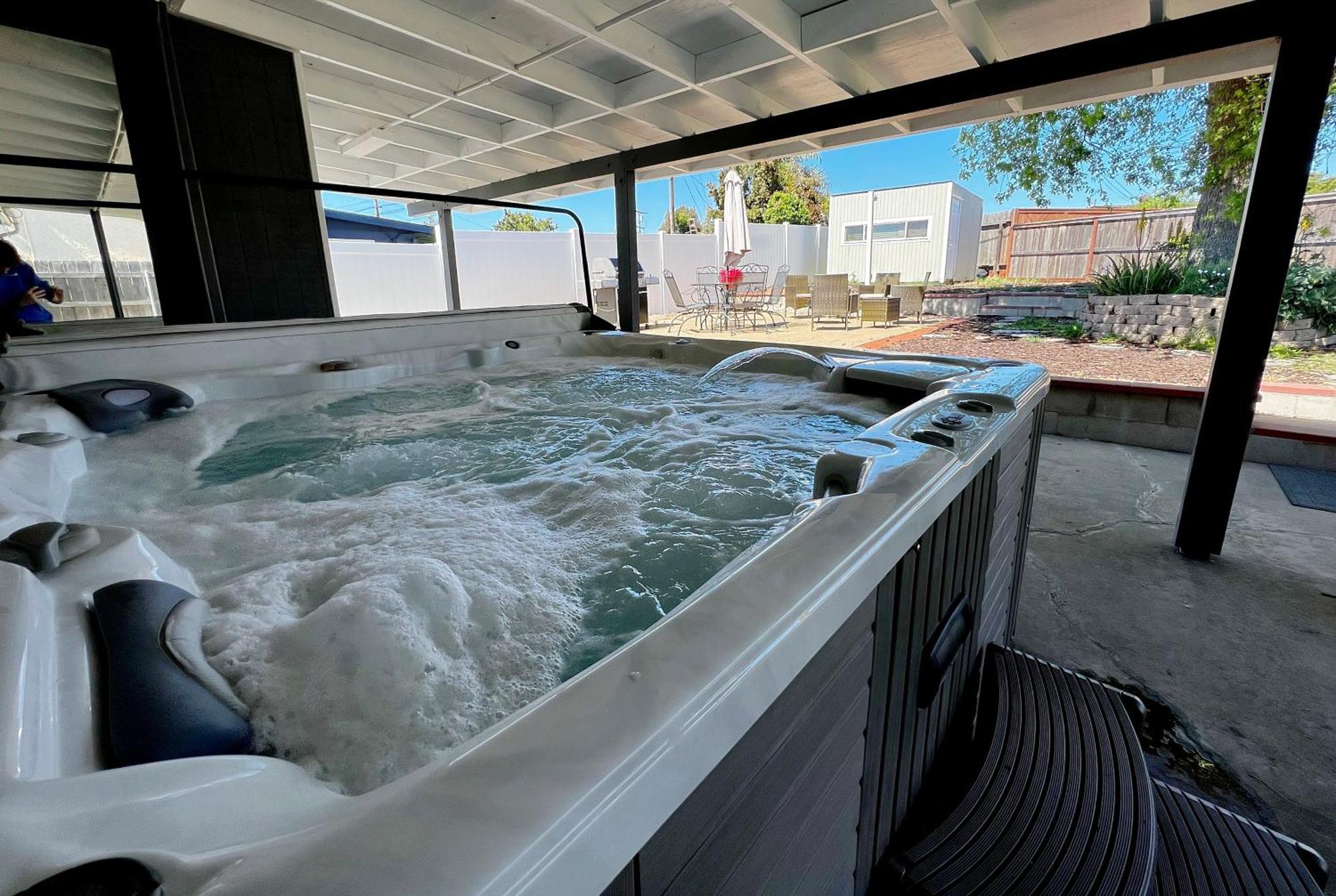 Seaworld Retreat: 4br House/jacuzzi/bbq