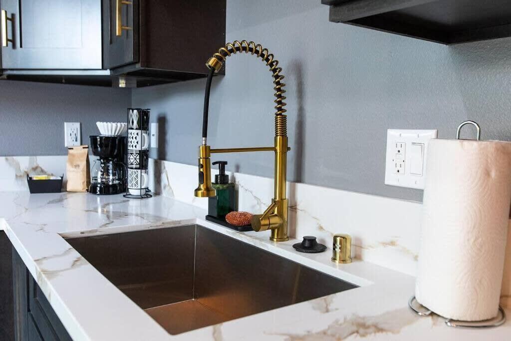 Apartment Professionals-restaurants-fast-wifi-a C-w D-pets