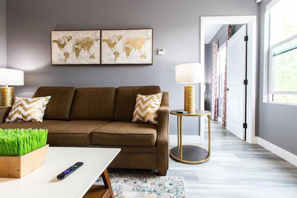 Professionals-restaurants-fast-wifi-a C-w D-pets Apartment *