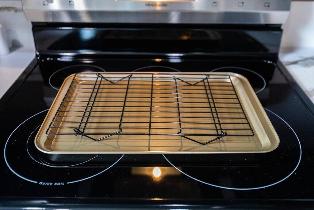 Professionals-restaurants-fast-wifi-a C-w D-pets Apartment