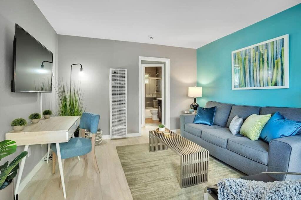 Northpark-businesstraveler-pets-w D-free-parking San Diego