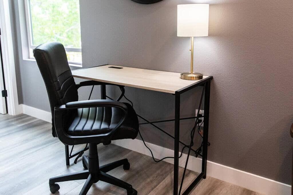 Apartment Professionals-restaurants-fast-wifi-a C-w D-pets