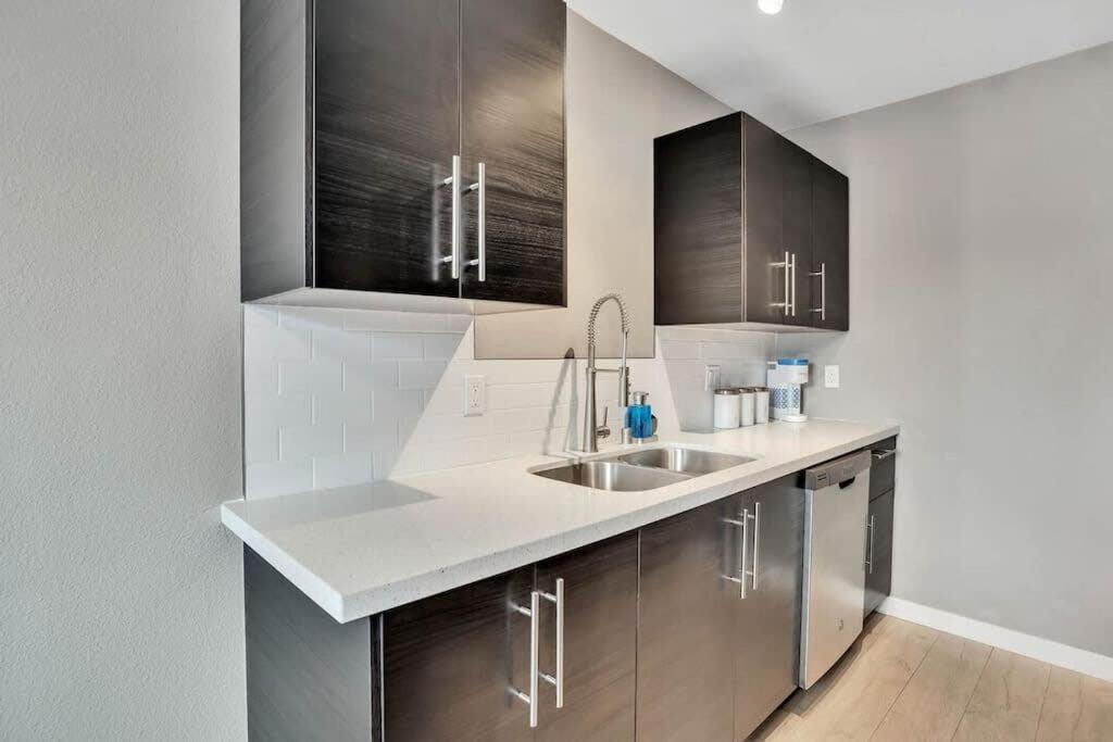 Northpark-businesstraveler-pets-w D-free-parking Apartment San Diego
