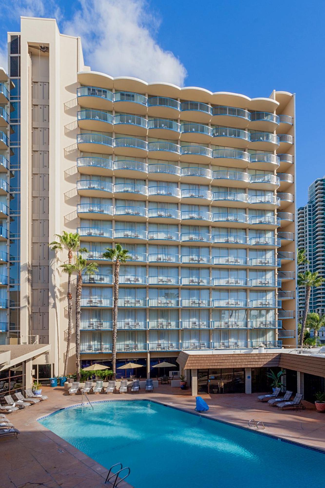 Hotel Wyndham Bayside 3*