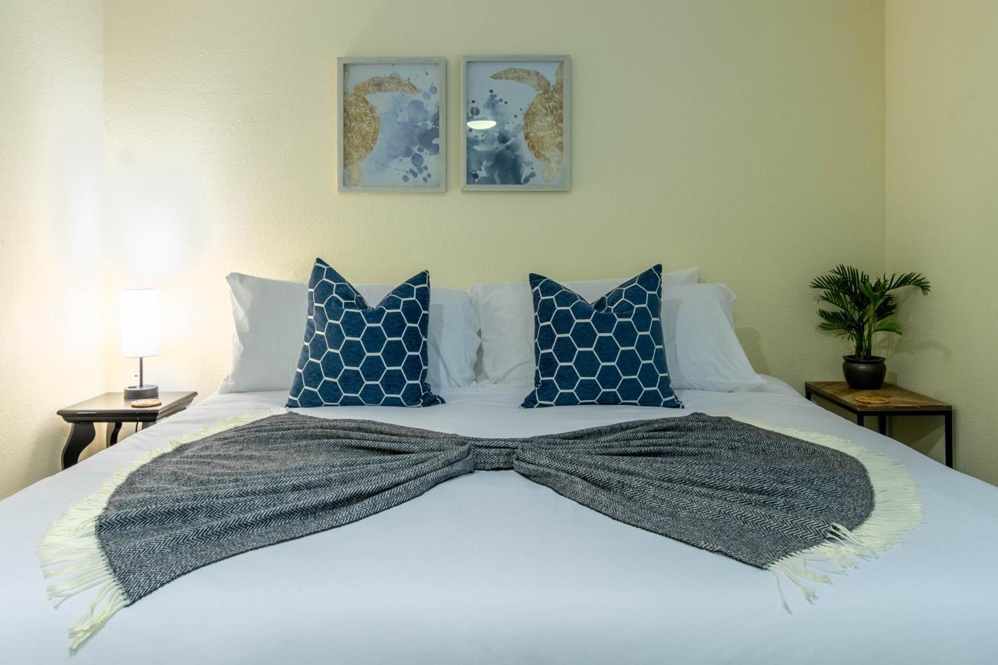 Holiday home Stunning Delight With Hot Tub, Fire Pit, Parking & Walk To Beach! *
