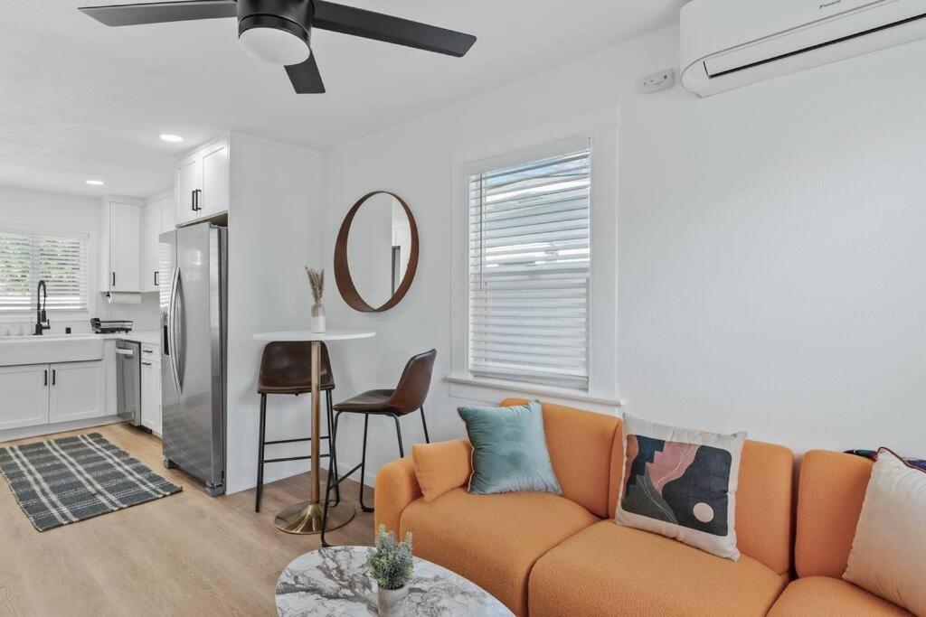 Holiday home Orange Blossom -2br Free Ev Charger & Parking *