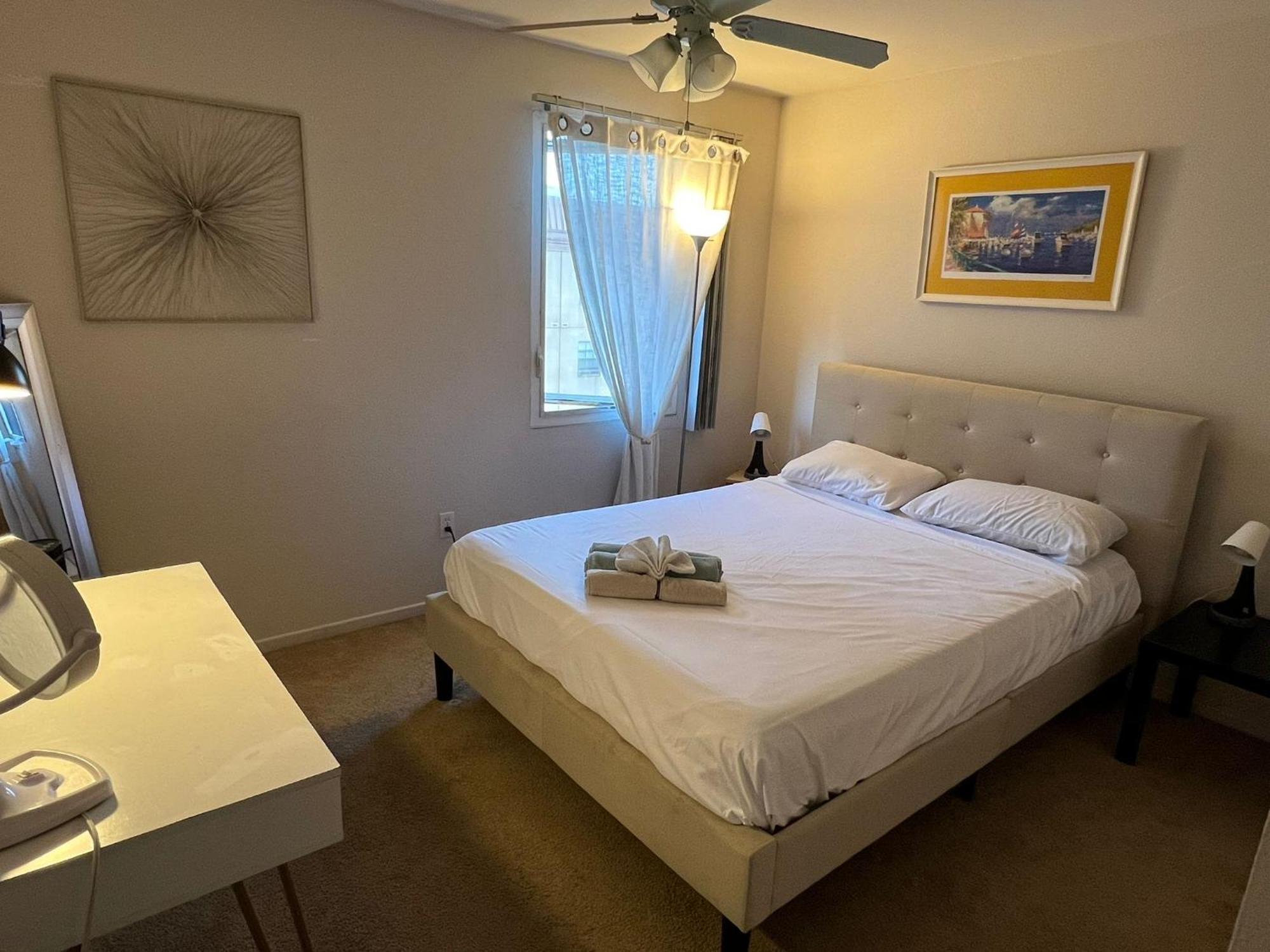 House Of Sunsets By Convention Center Petco Apartment *