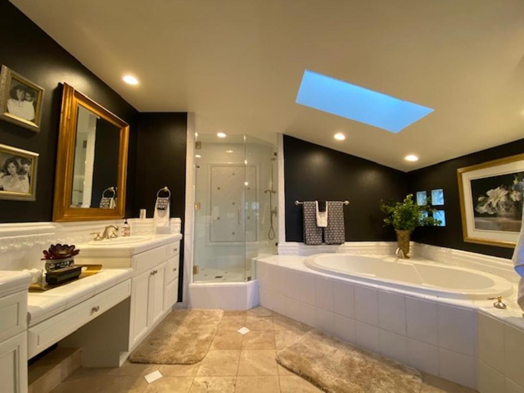 Luxury With Heated Pool - And Lighted Pickle Ball Court San Diego