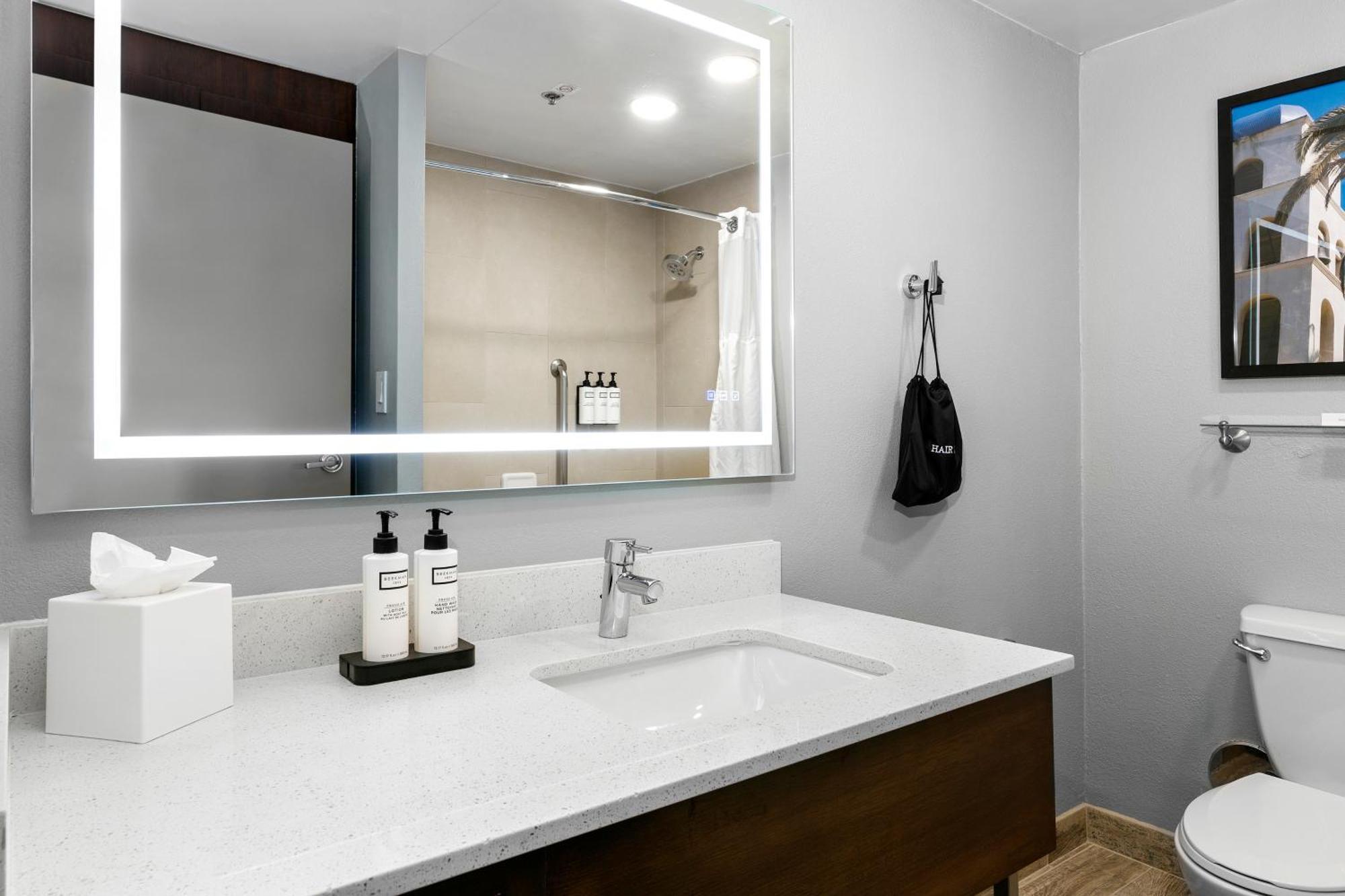 Wyndham Bayside 3*