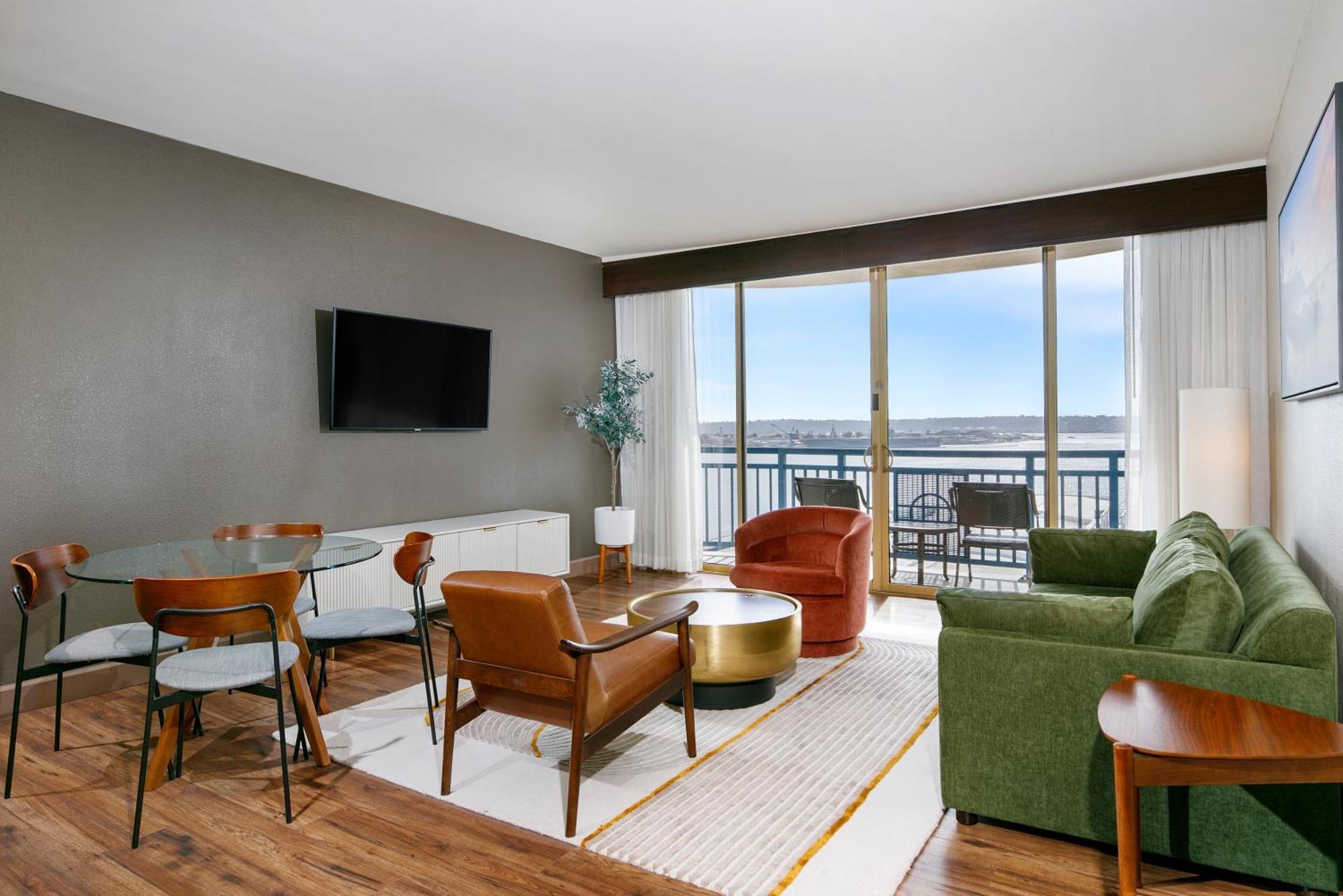 Wyndham Bayside Hotel