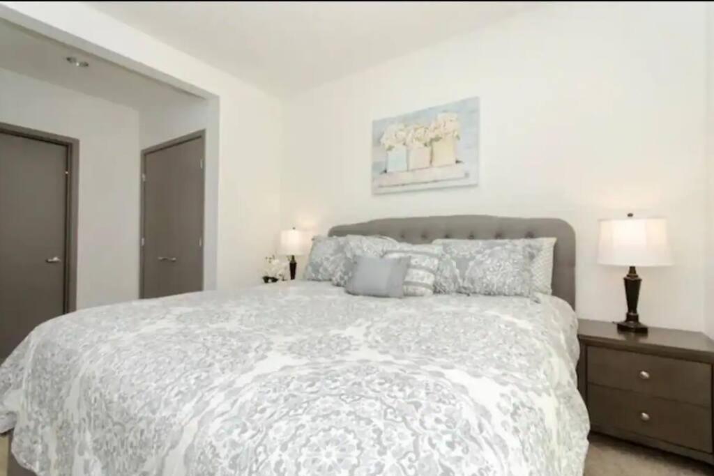 Sleeps 10 In Gaslamp Quarter Elegant 3 Bedroom Near Convention Apartment *