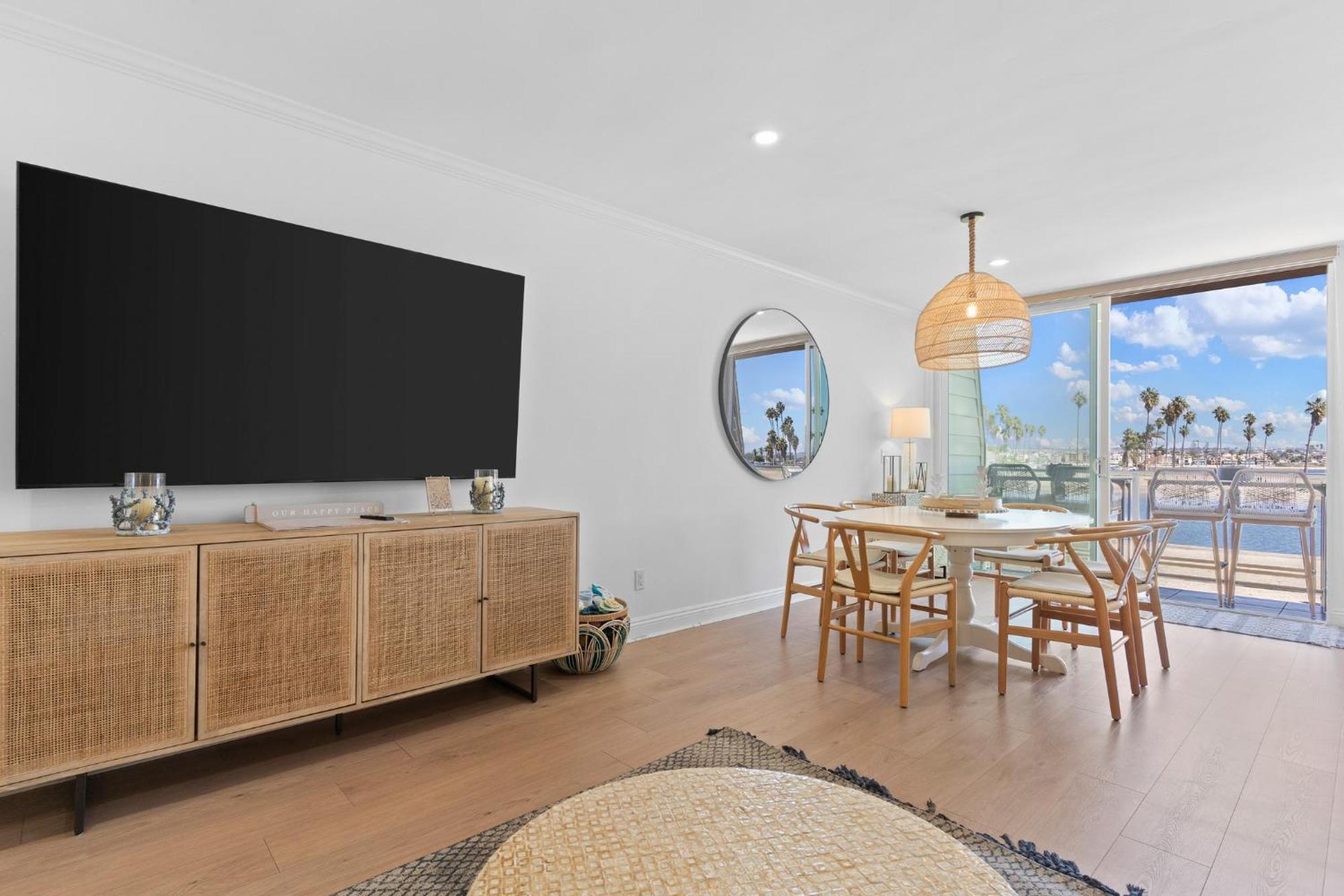 B5374 Breeze Mission Apartment San Diego
