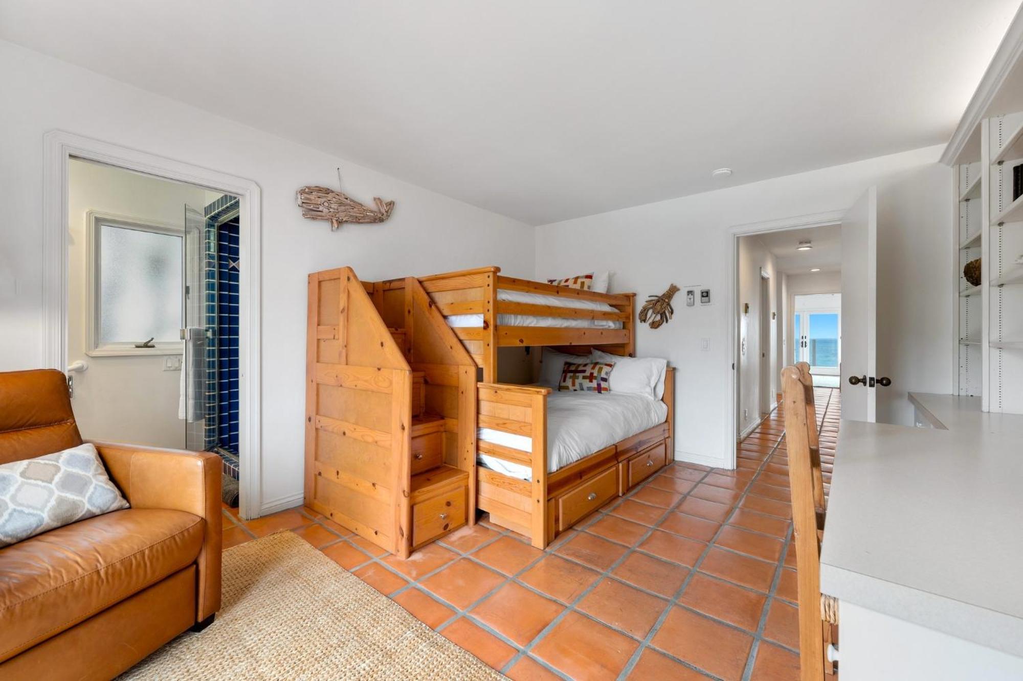 B5250 Playa Vista Beachfront
