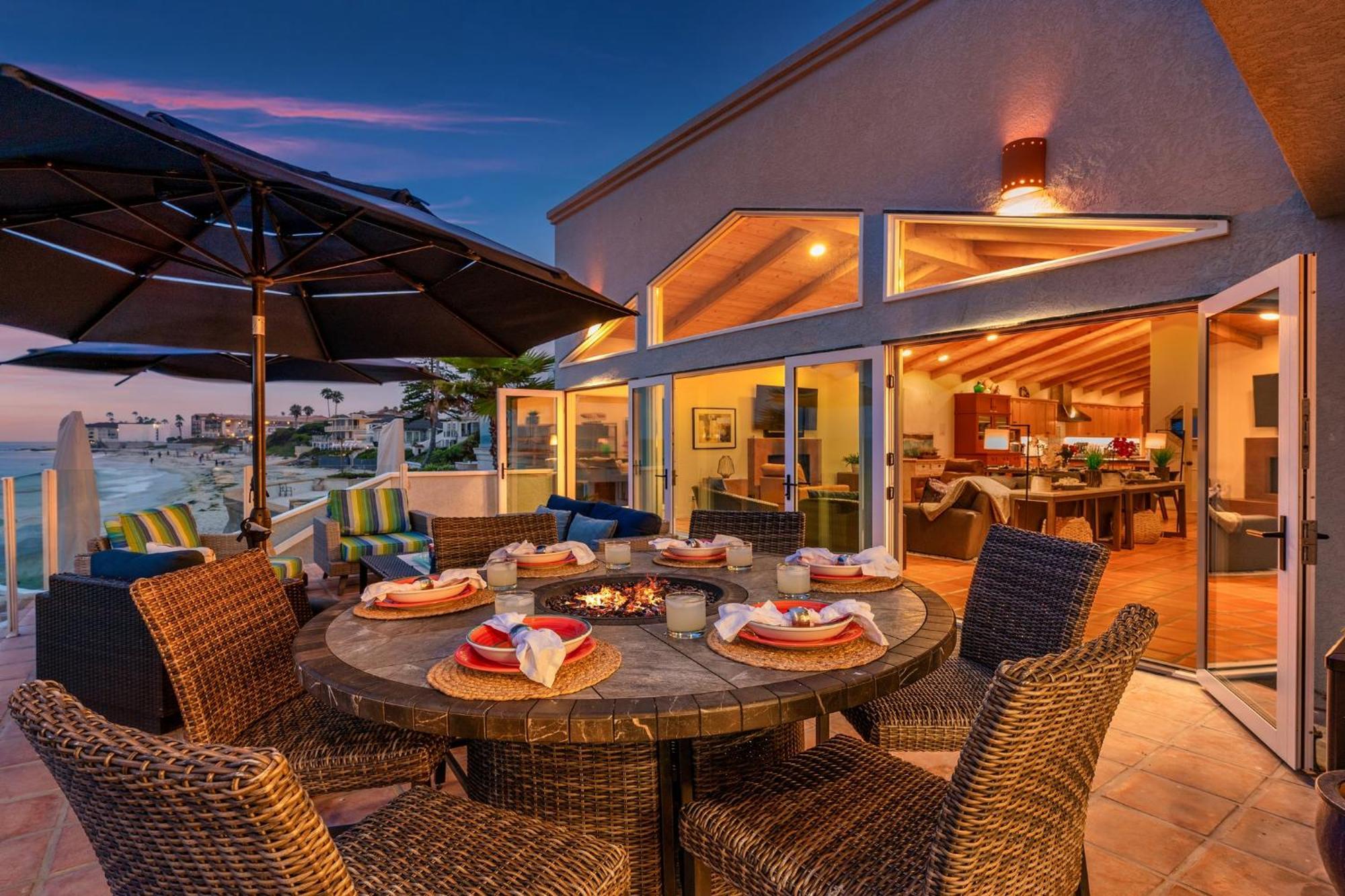 B5250 Playa Vista Beachfront Holiday home *